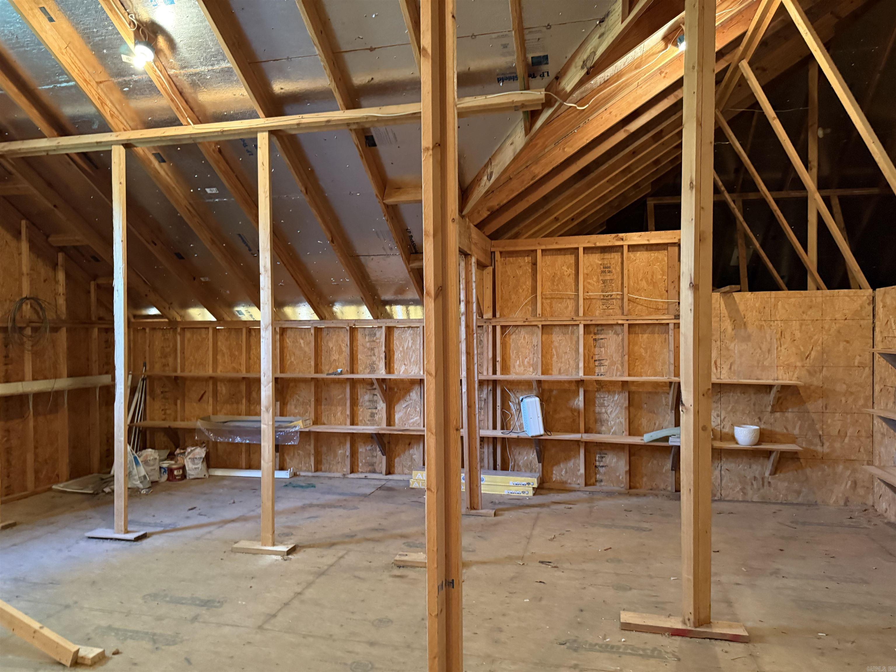 INDIAN HILLS - Residential