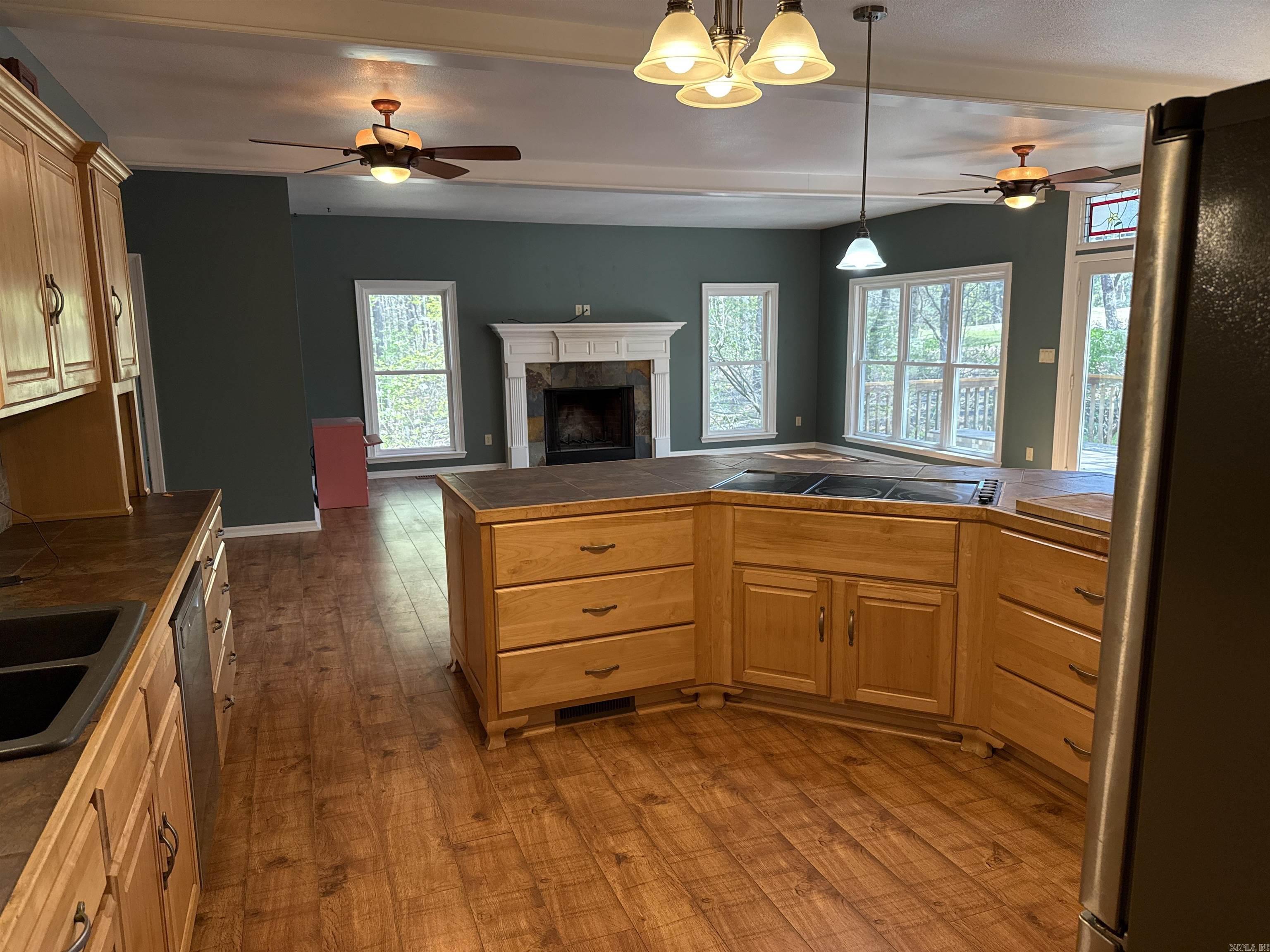 INDIAN HILLS - Residential