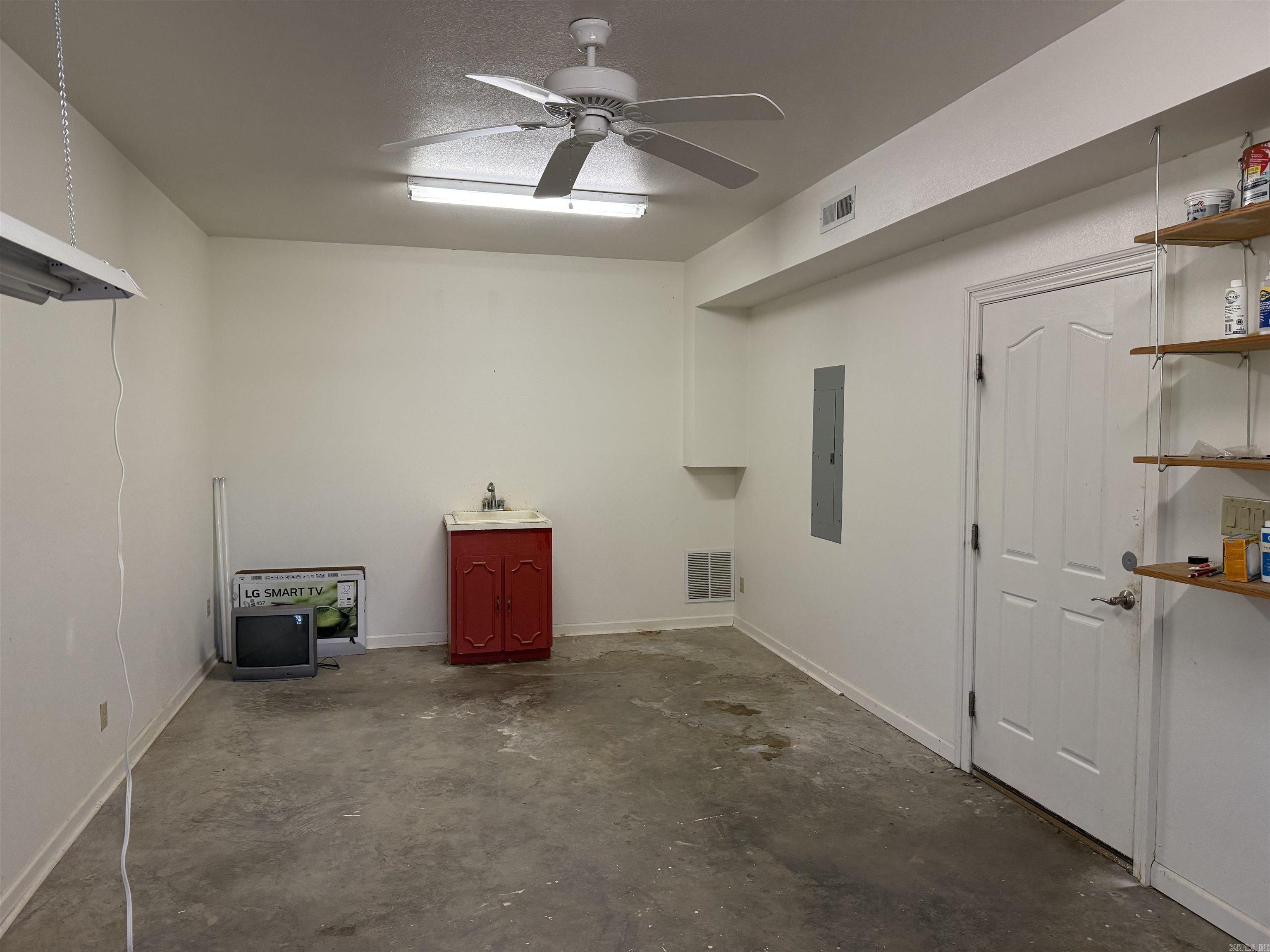 INDIAN HILLS - Residential