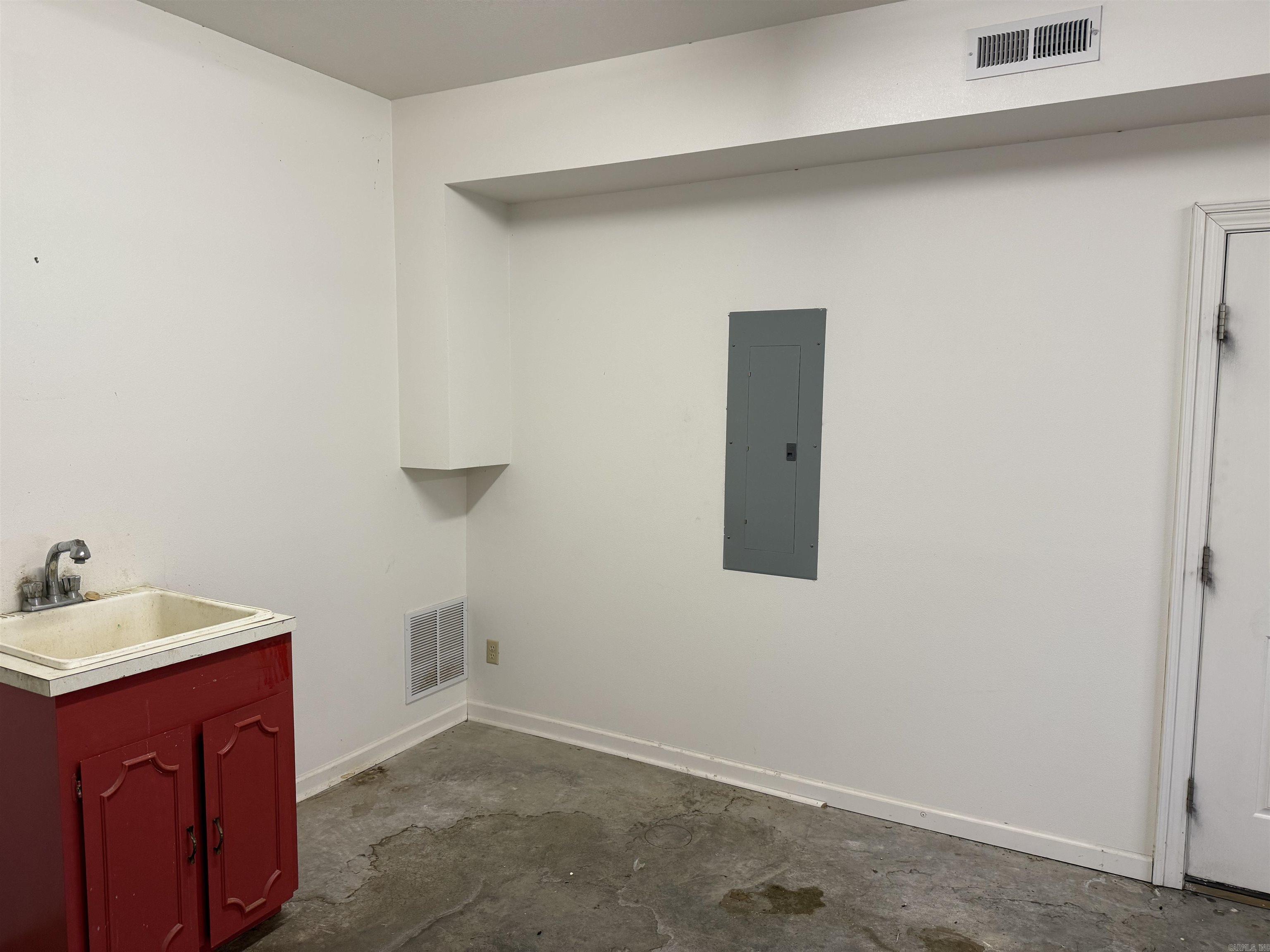 INDIAN HILLS - Residential