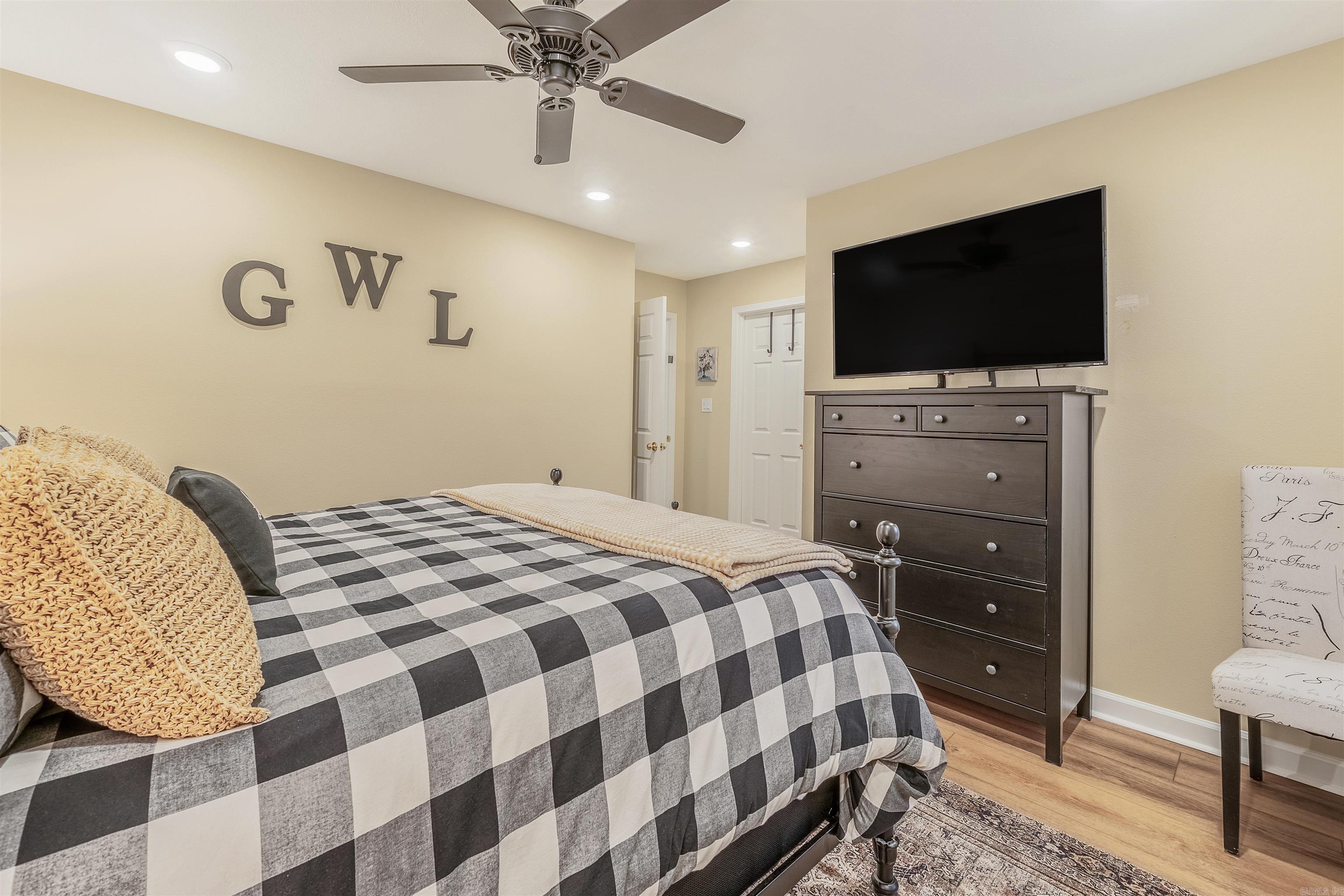 WEST POINTE - Residential