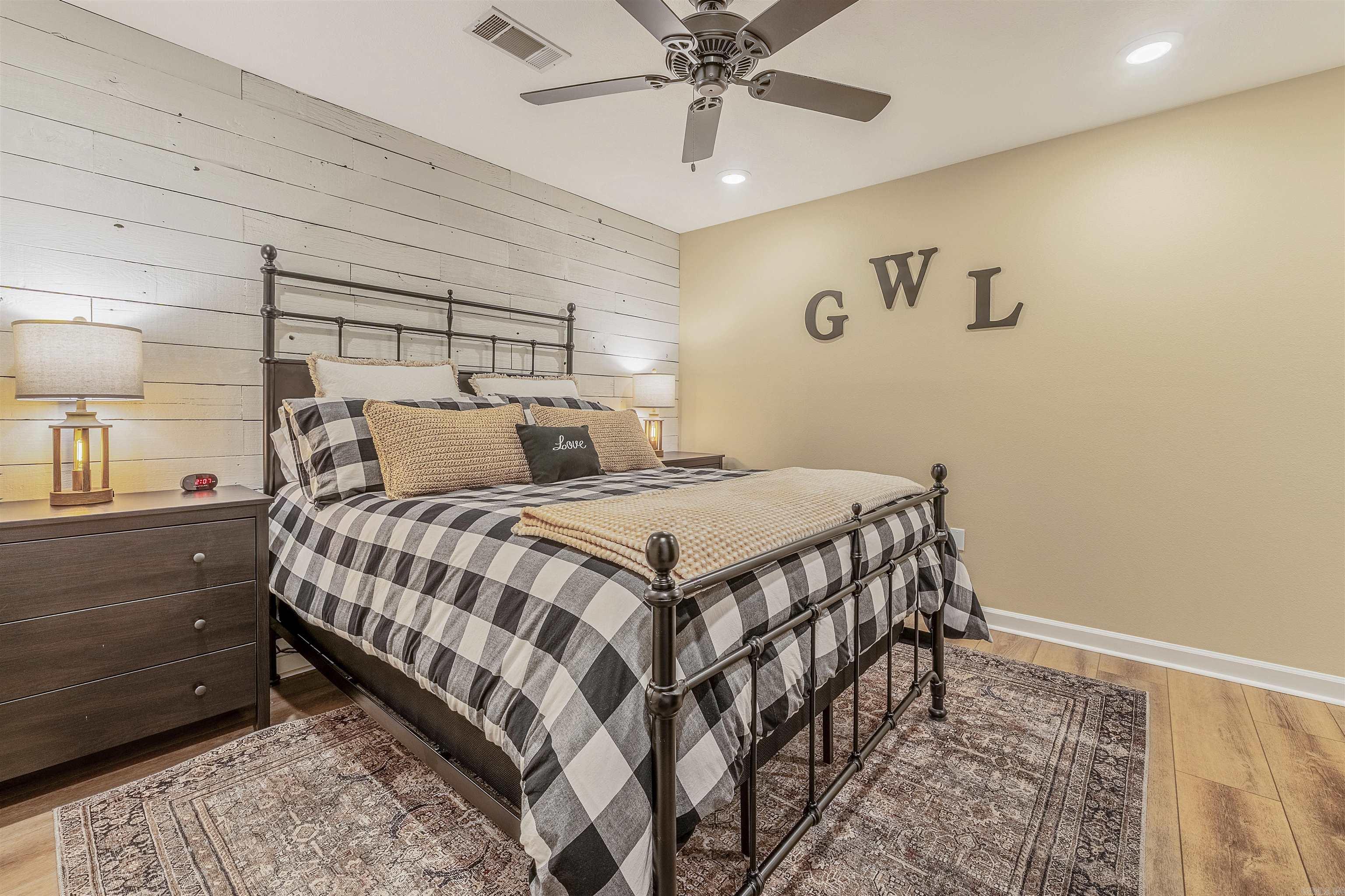 WEST POINTE - Residential