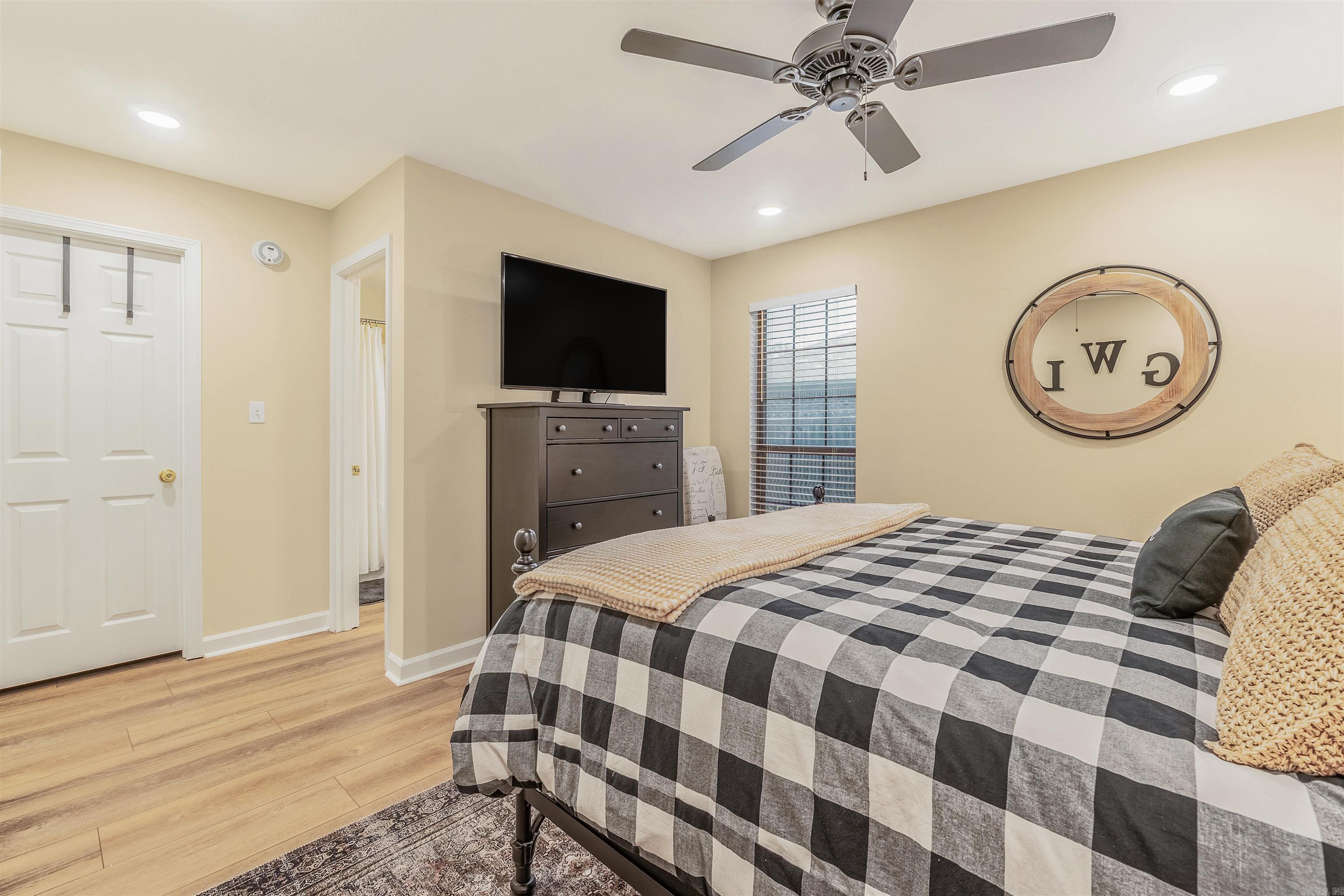 WEST POINTE - Residential