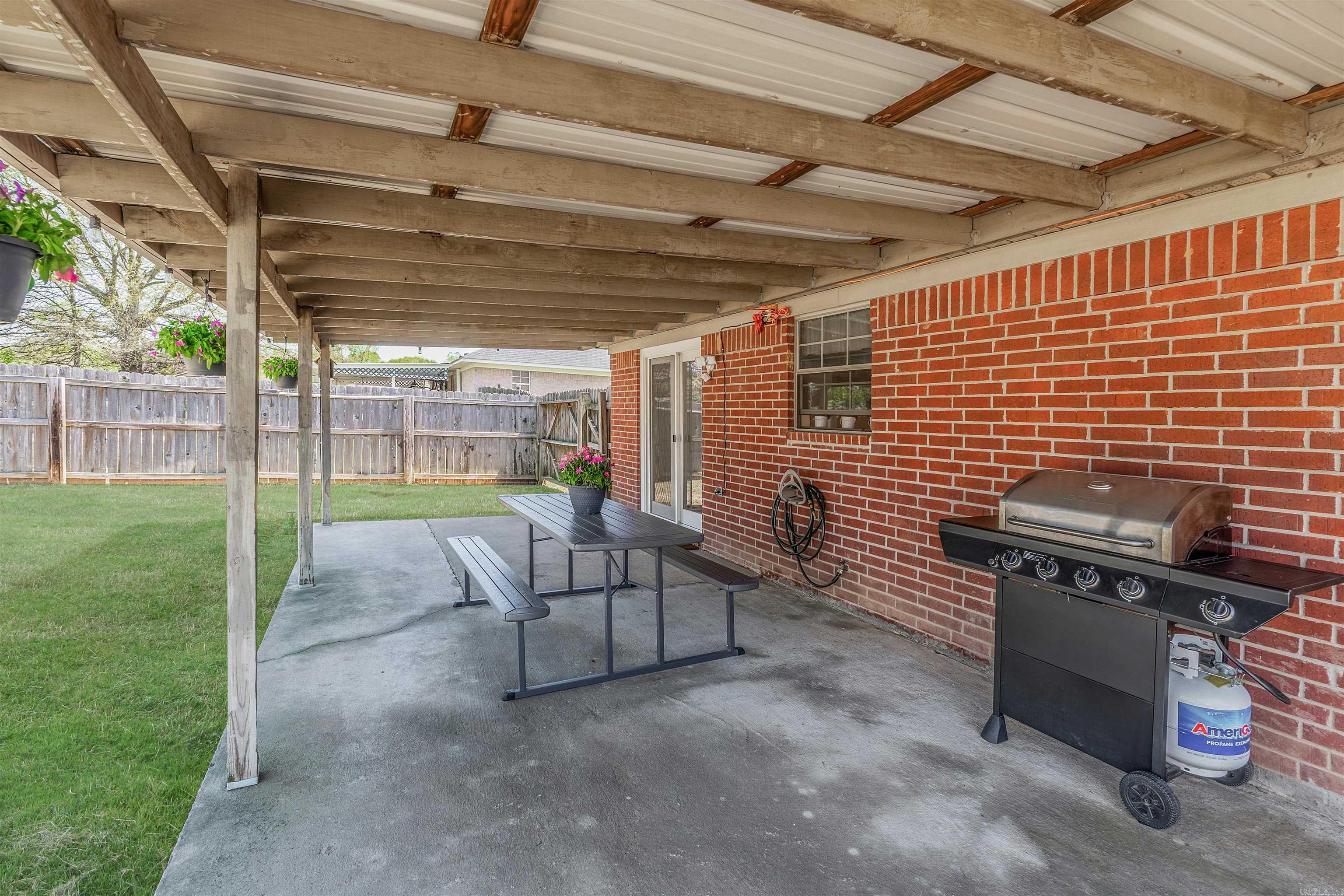 WEST POINTE - Residential