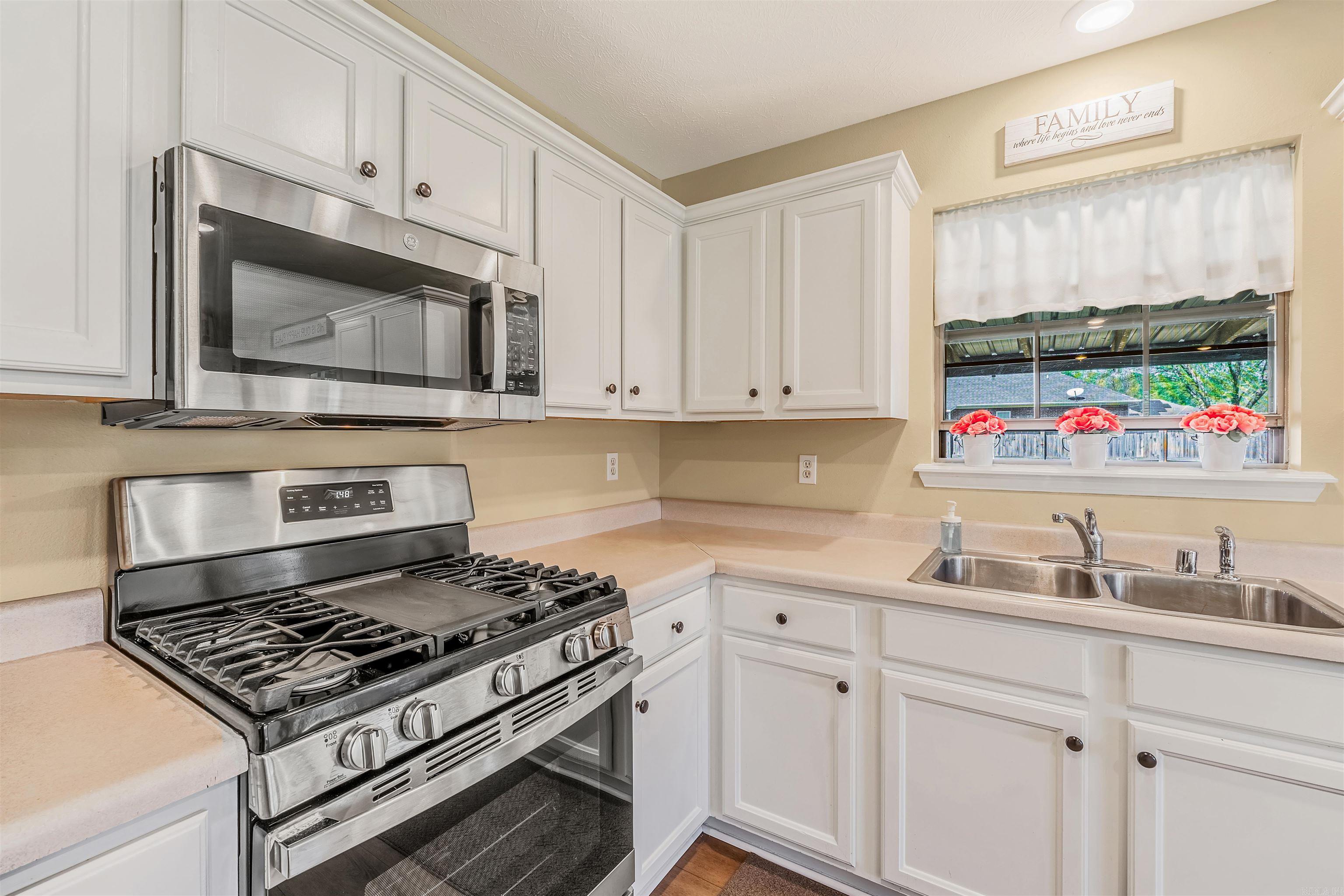 WEST POINTE - Residential