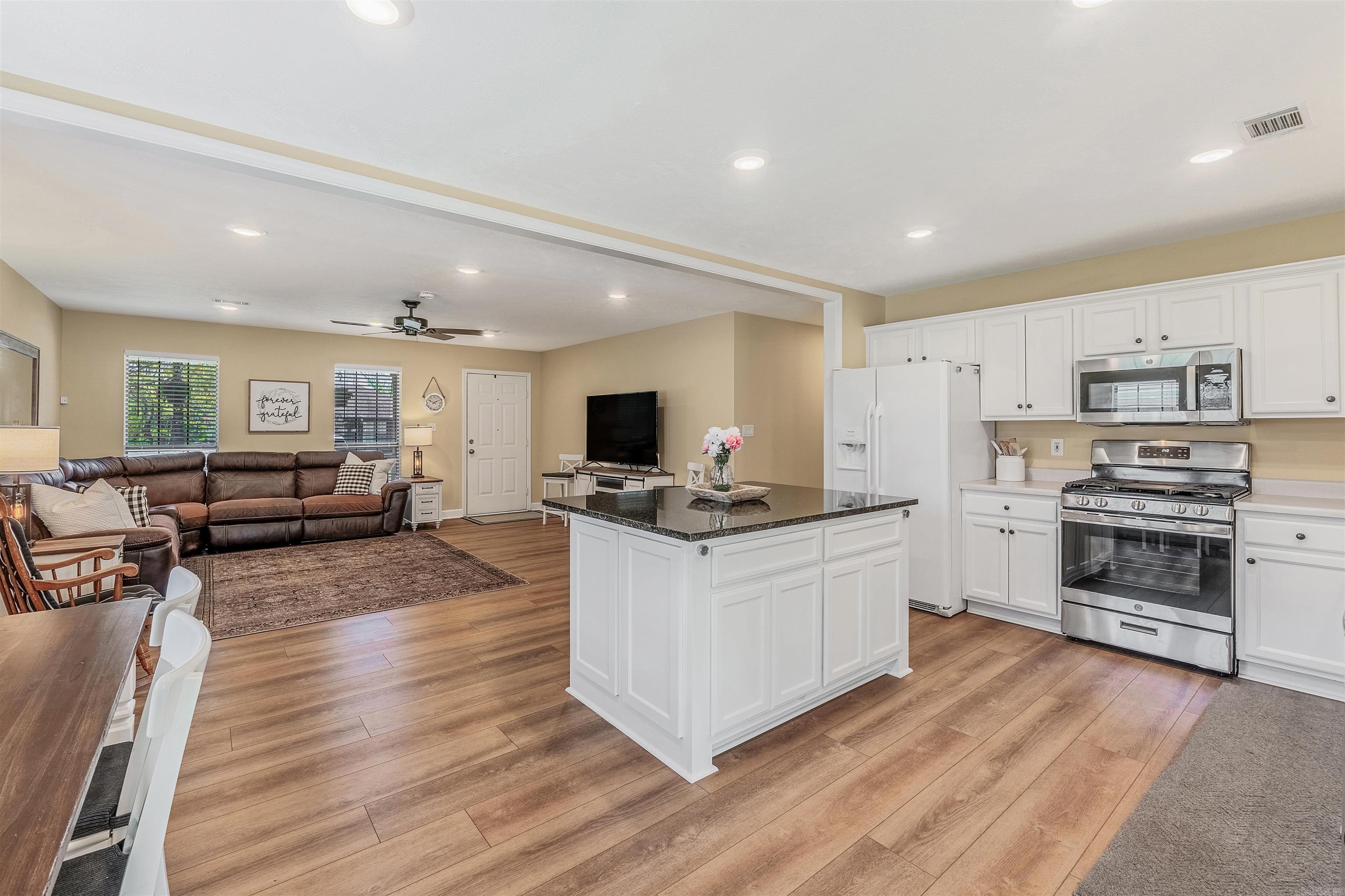 WEST POINTE - Residential