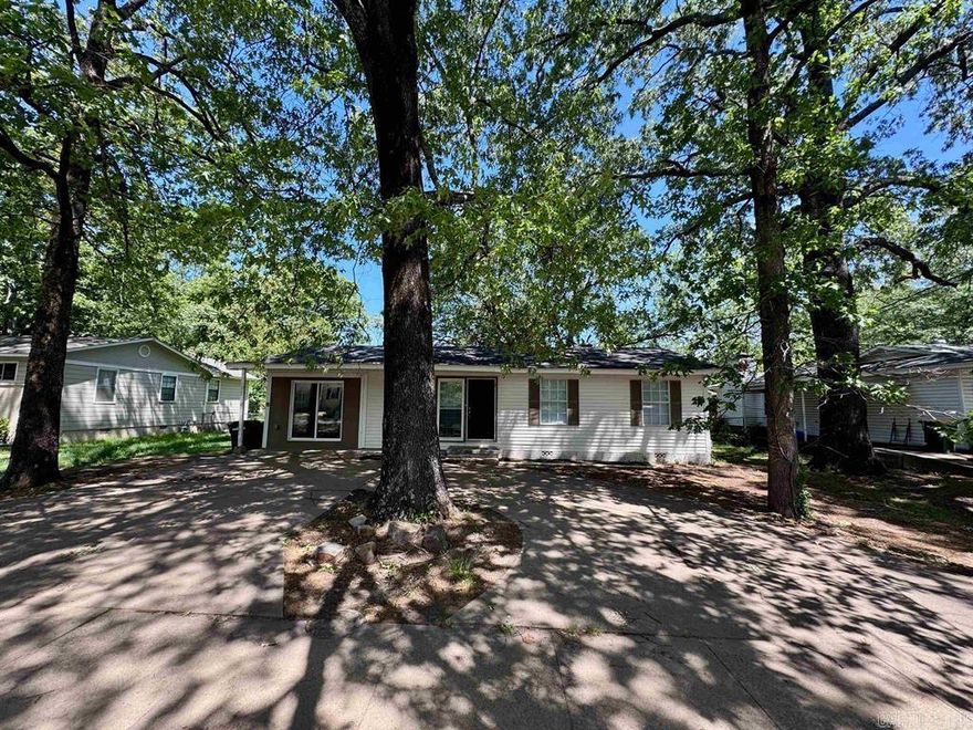 See this charming ranch-style house centrally located in Sherwood just minutes from shopping, restaurants, and the interstate. Recent updates include new granite and appliances in the kitchen, paint and flooring throughout, and a fully remodeled bath. Four bedrooms, one and half baths, a circular drive, and large fenced in back yard are just a few of the amenities that make this perfect for a family's first home or the investor looking for a rent-ready property.