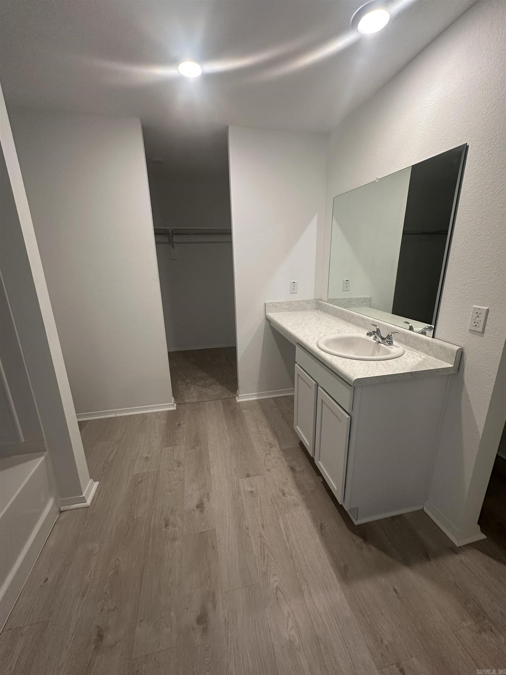 COUNTRY CLUB OF ARK THE - Residential