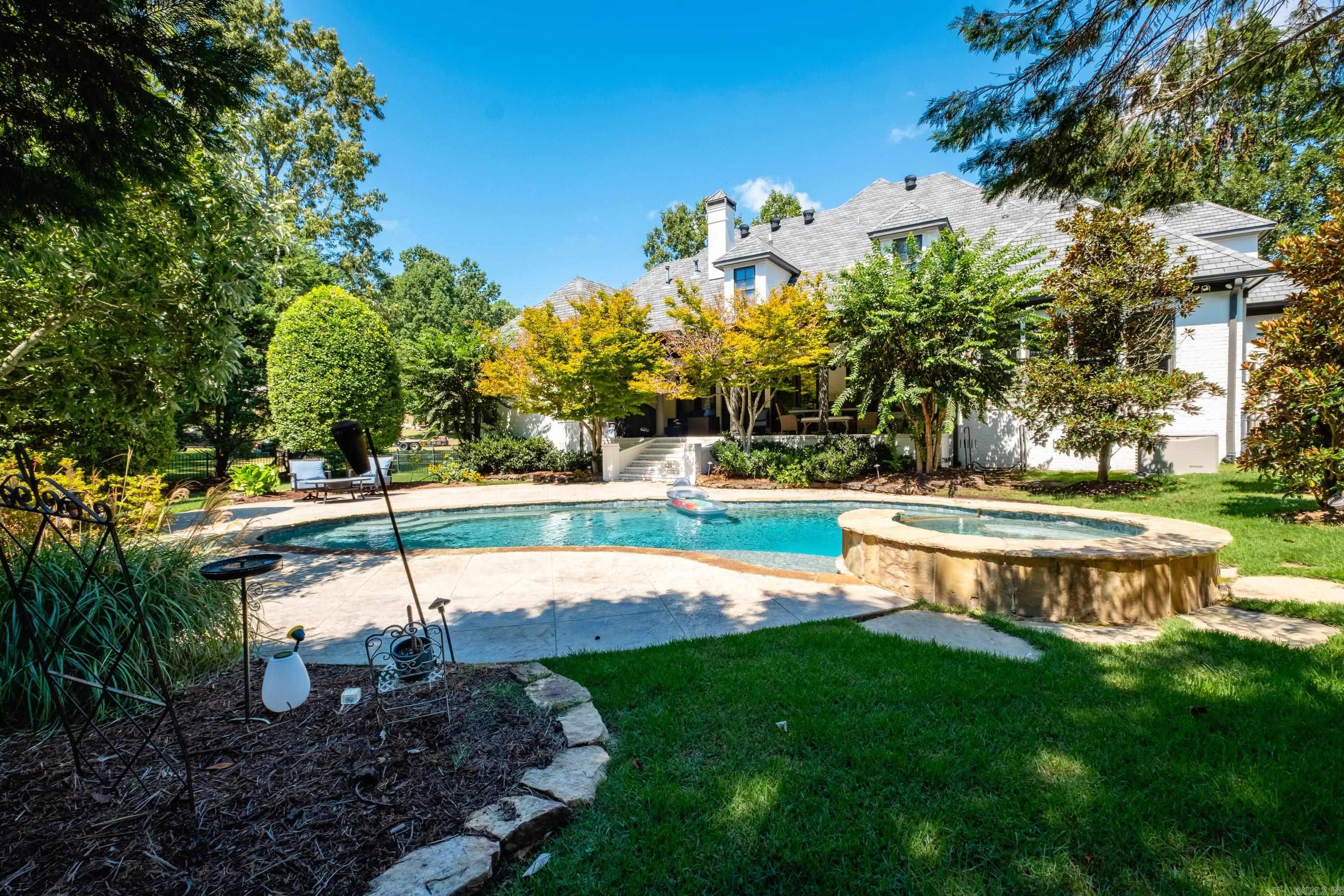 CHENAL VALLEY SOLOGNE CIRCLE - Residential