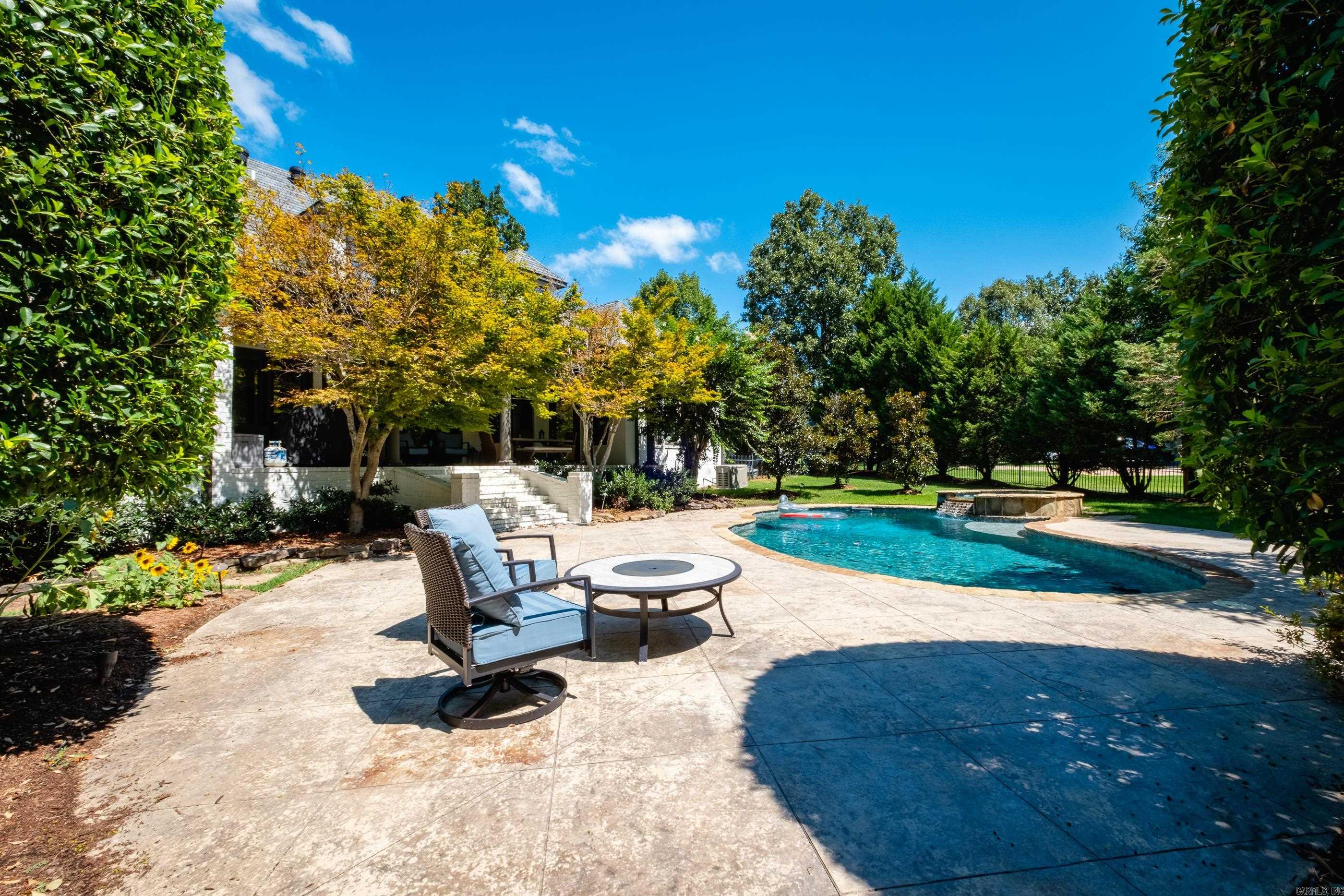 CHENAL VALLEY SOLOGNE CIRCLE - Residential