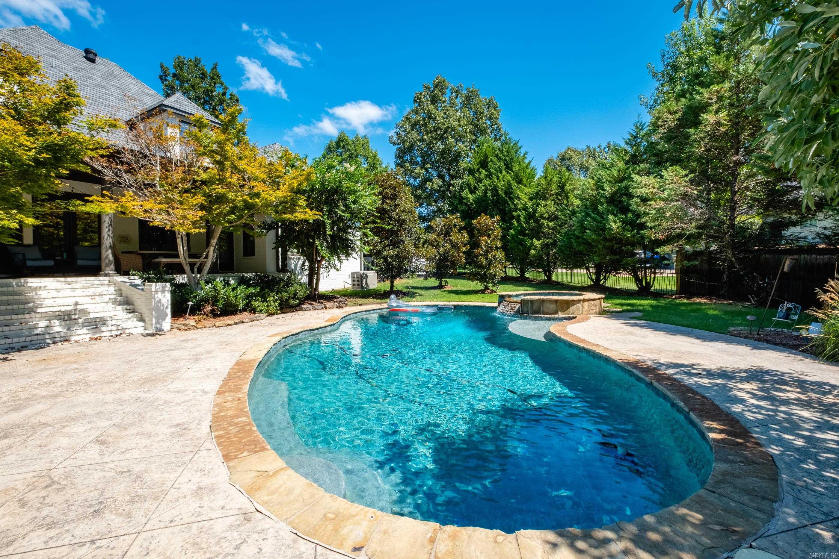 CHENAL VALLEY SOLOGNE CIRCLE - Residential