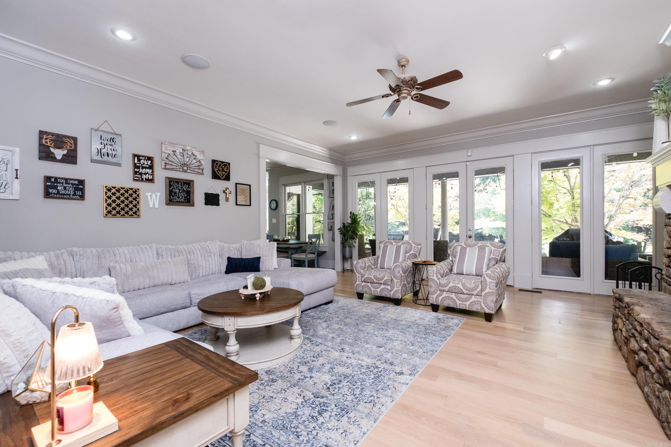 CHENAL VALLEY SOLOGNE CIRCLE - Residential