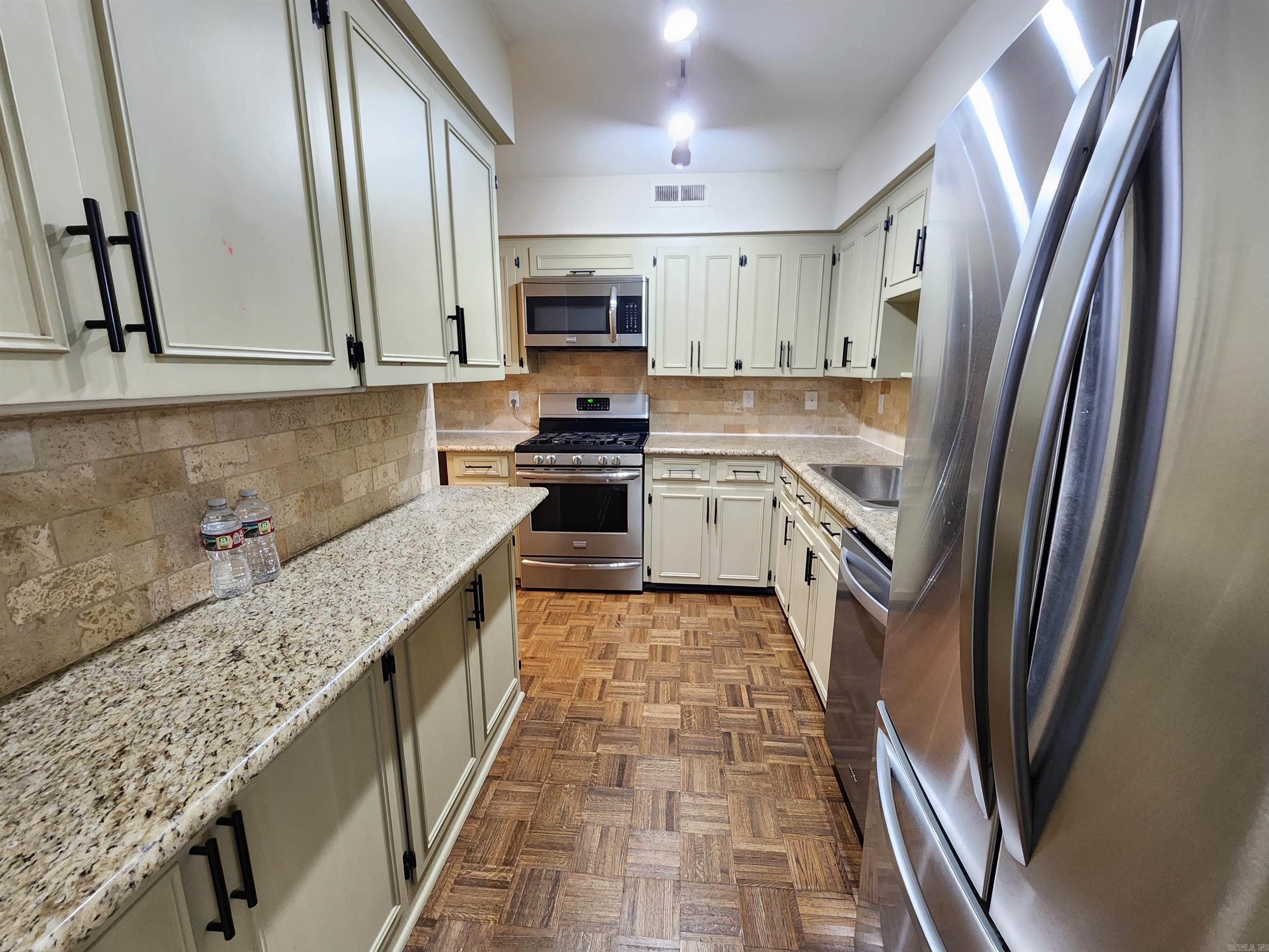 CAMBRIDGE PLACE HPR - Residential