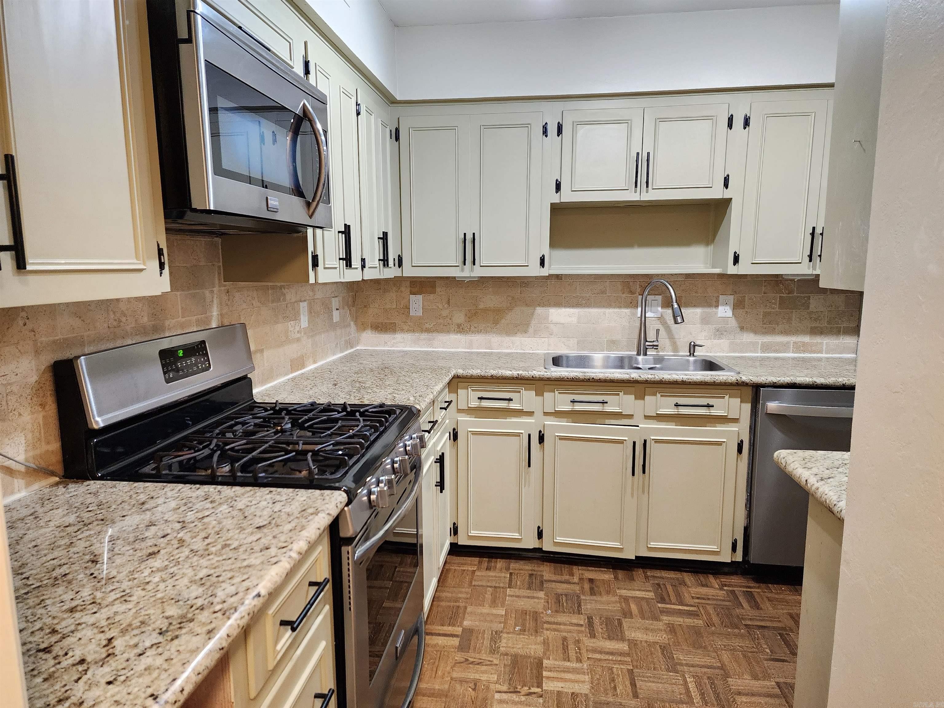 CAMBRIDGE PLACE HPR - Residential