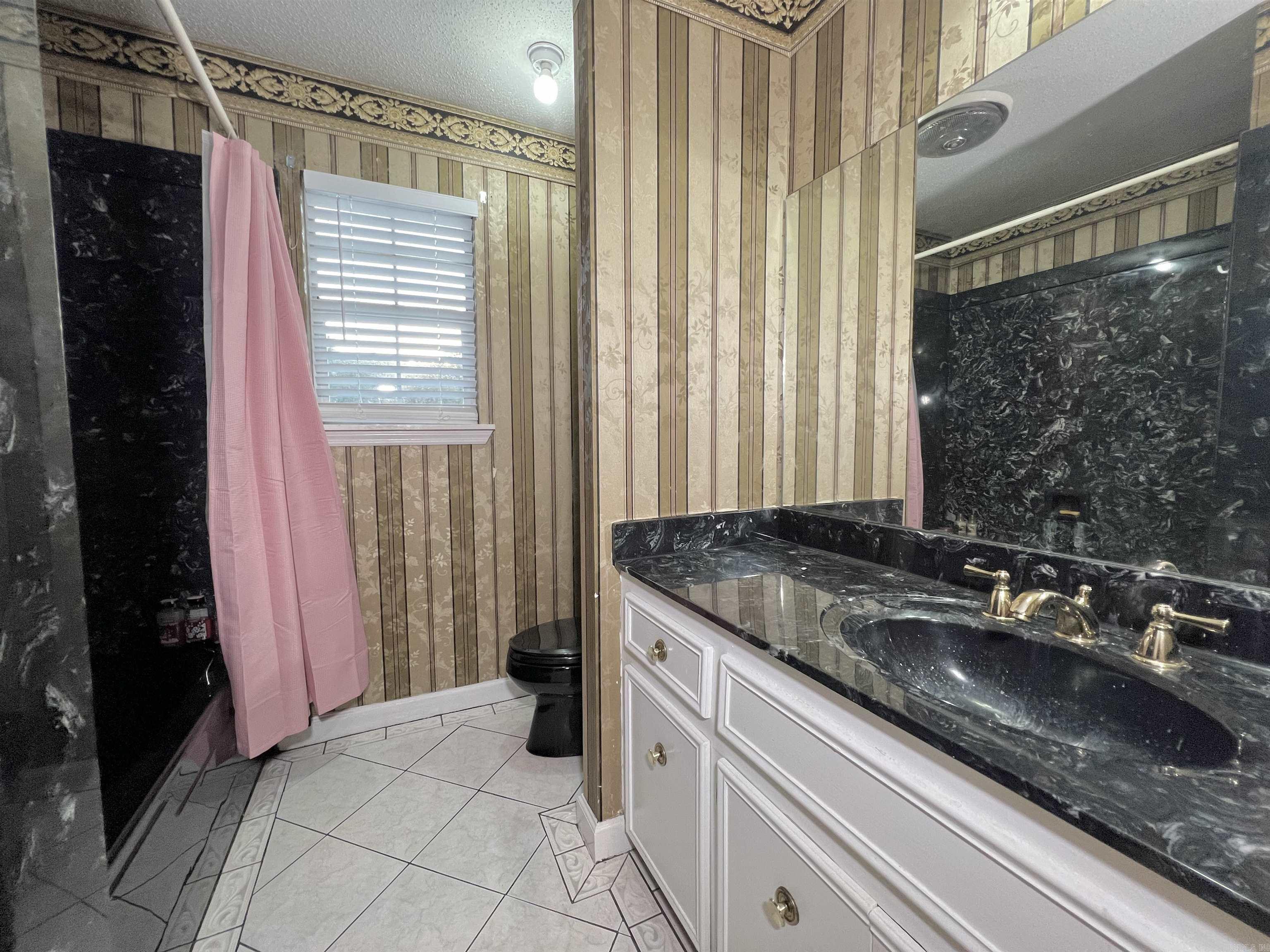 MARLOWE MANOR - Residential