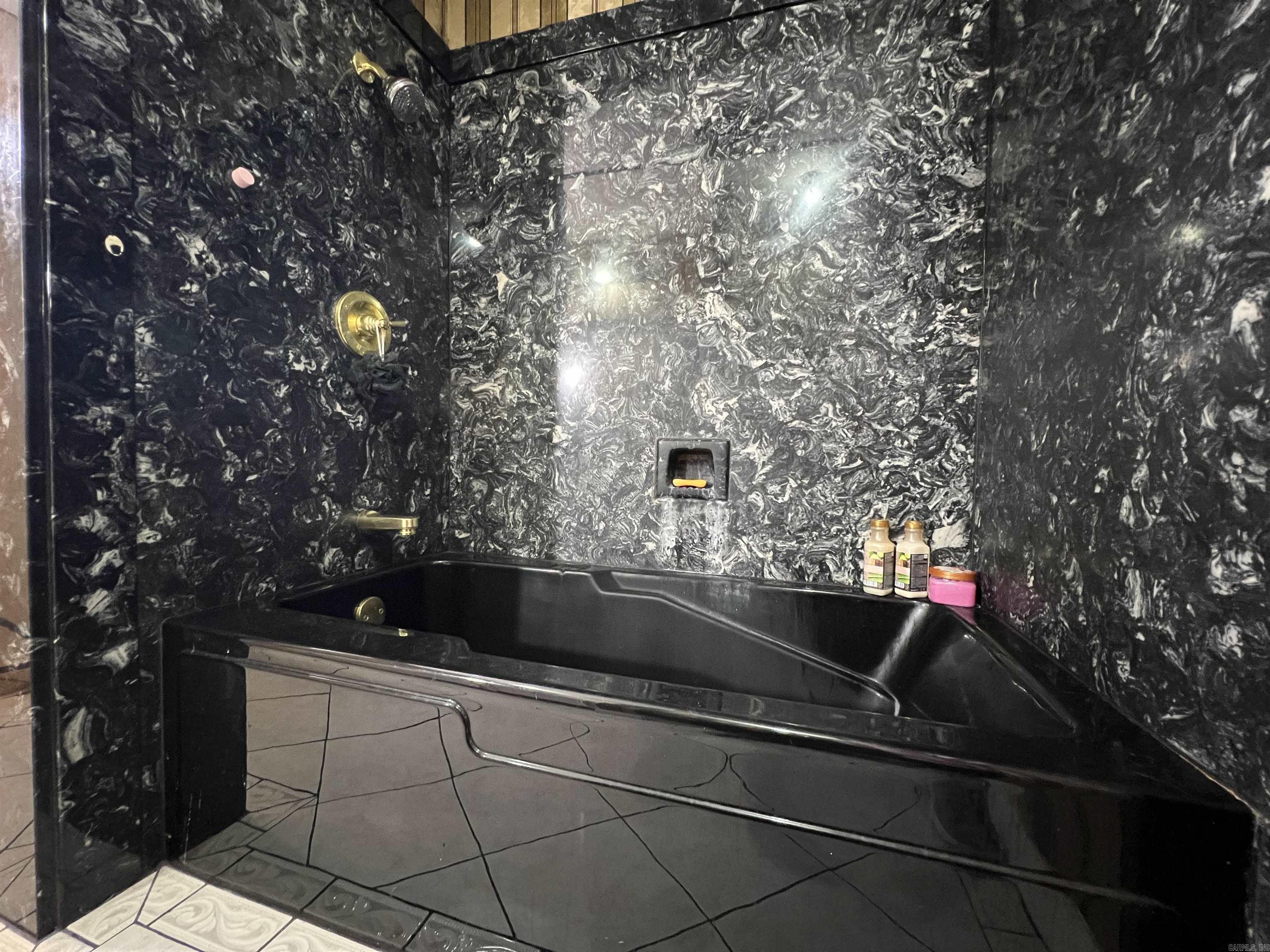 MARLOWE MANOR - Residential