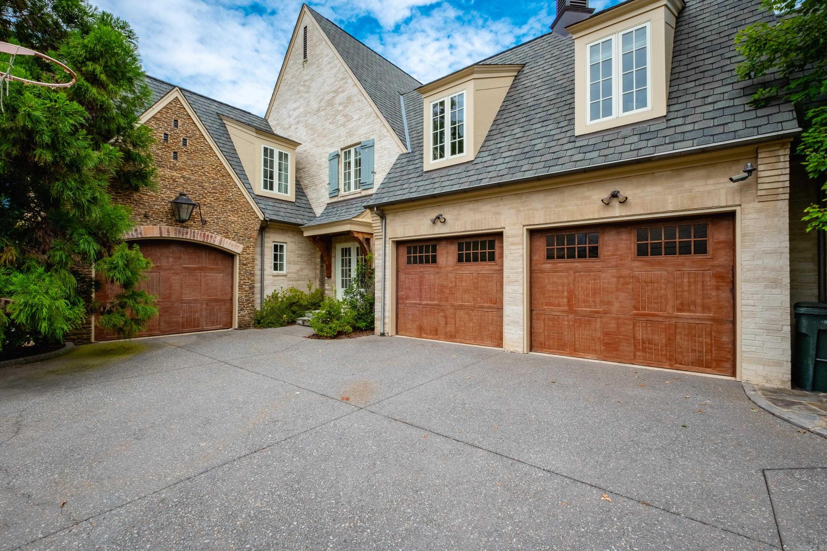 CHENAL VALLEY DEAUVILLE PLACE - Residential