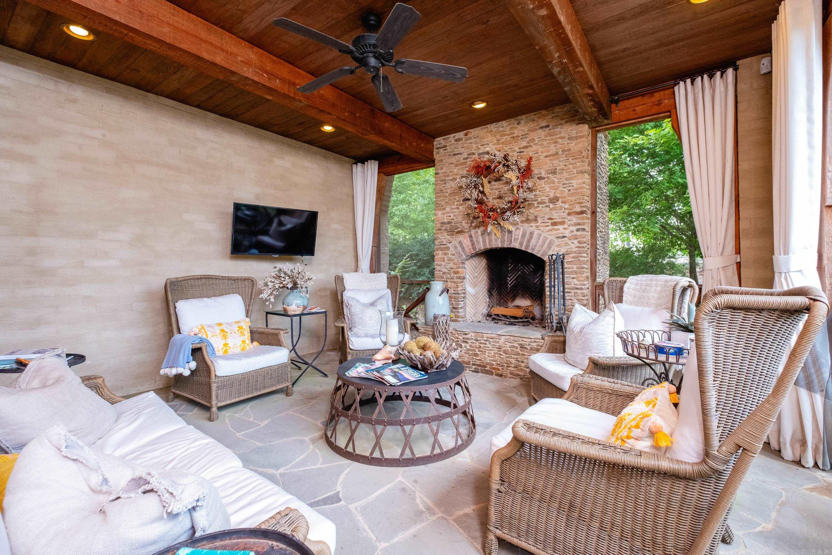 CHENAL VALLEY DEAUVILLE PLACE - Residential