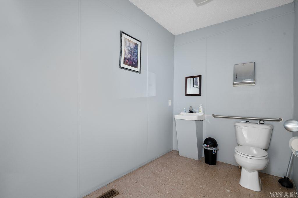 20-1S-19W - Commercial Sale