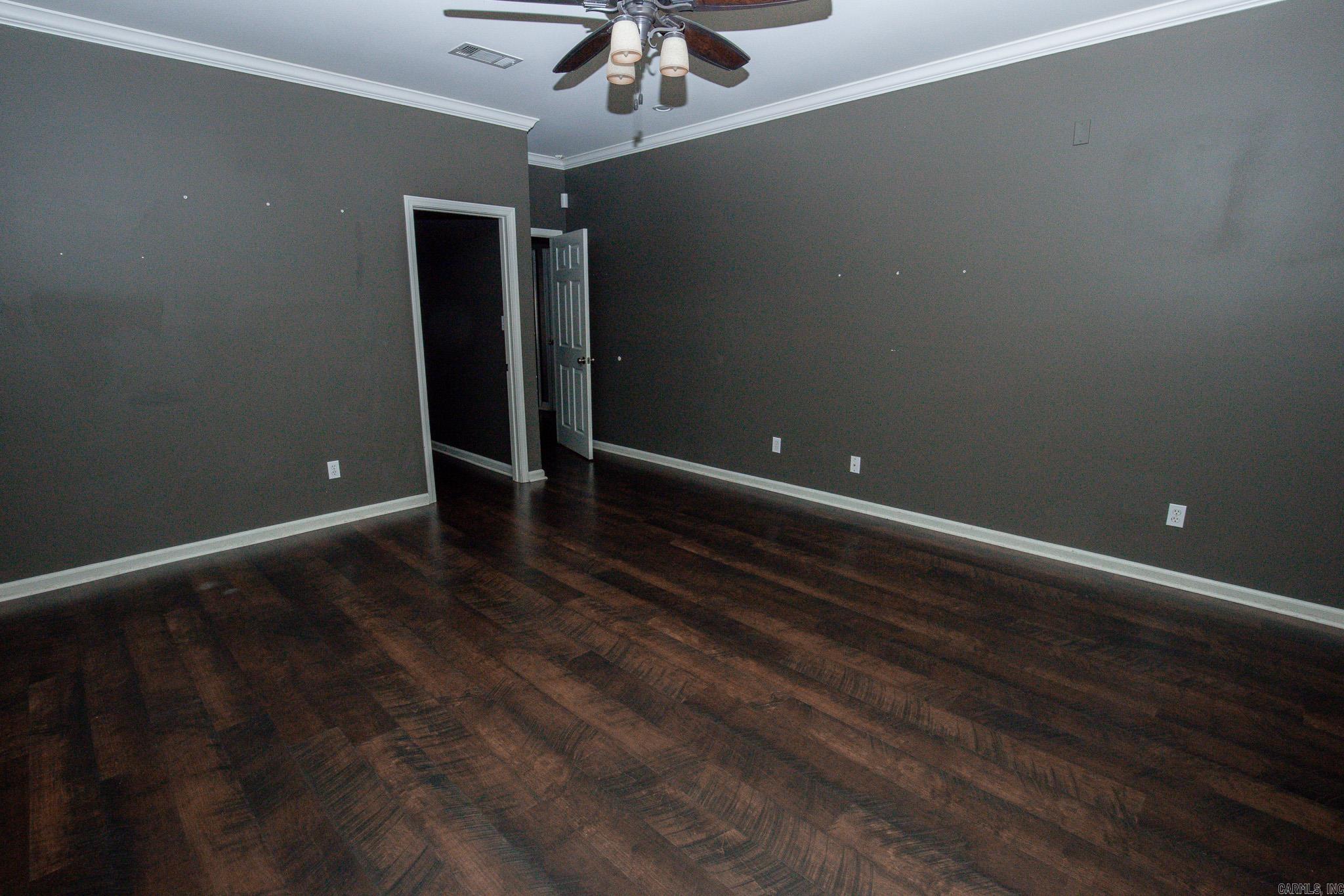 WOODLAND HILLS - Residential