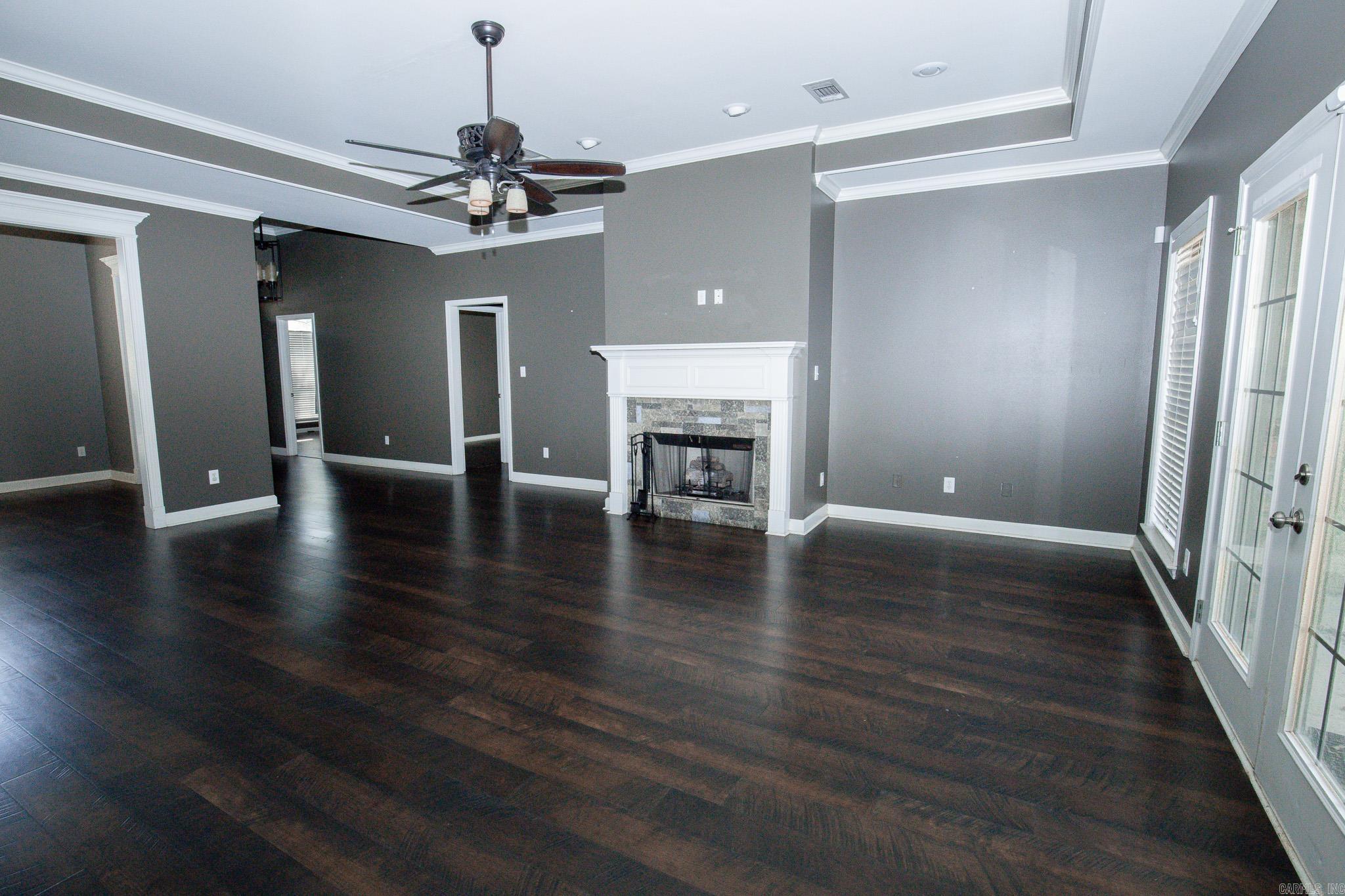 WOODLAND HILLS - Residential