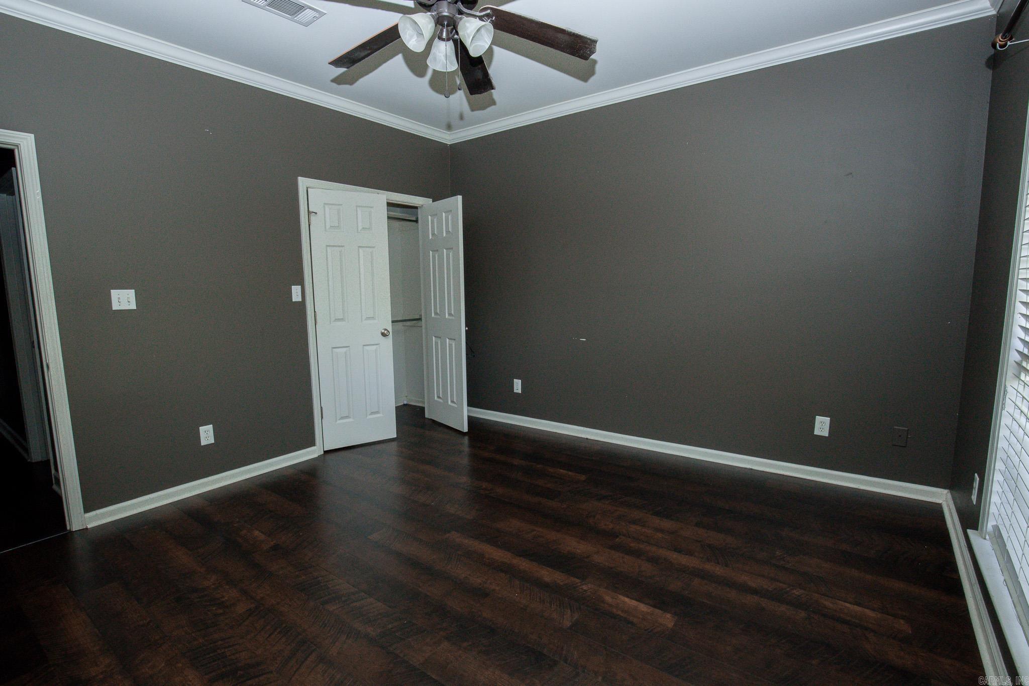 WOODLAND HILLS - Residential