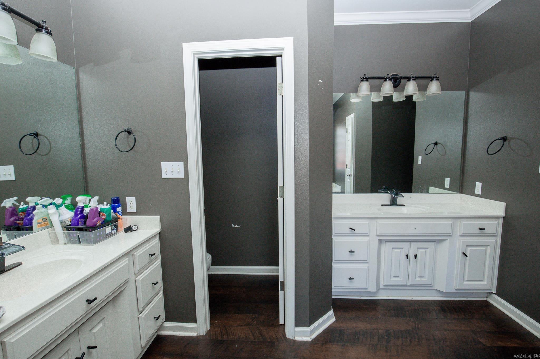 WOODLAND HILLS - Residential