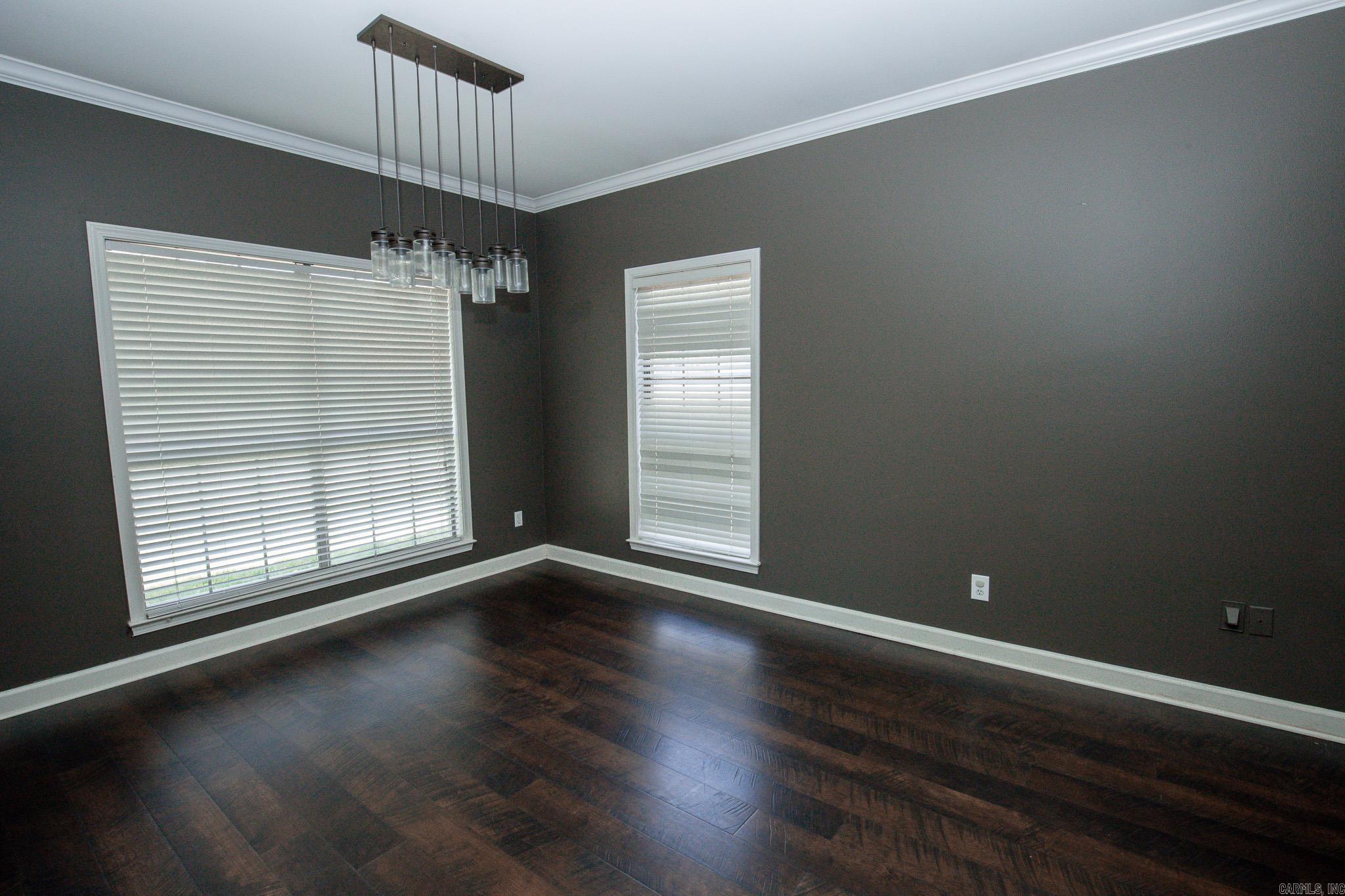 WOODLAND HILLS - Residential