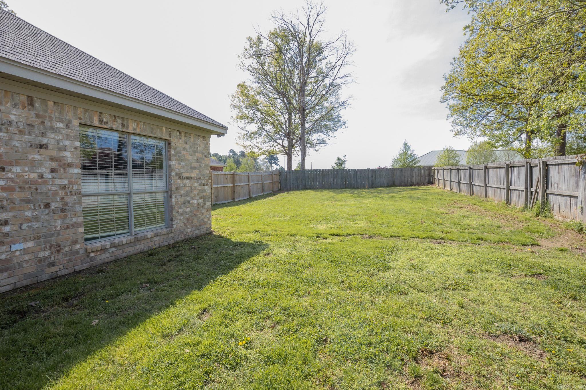 WOODLAND HILLS - Residential