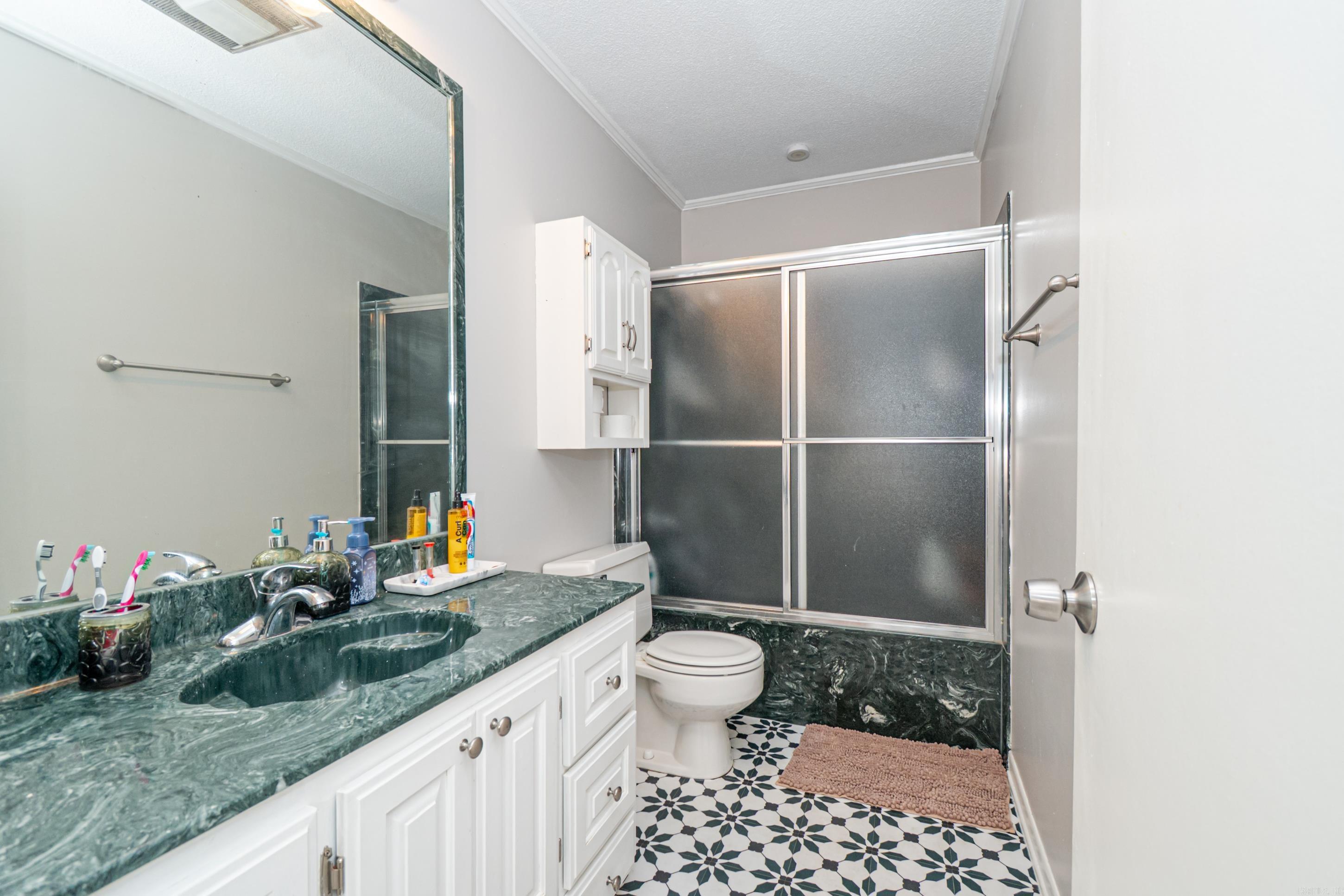 COUNTRY CLUB TERRACE - Residential