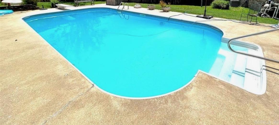 COUNTRY CLUB TERRACE - Residential