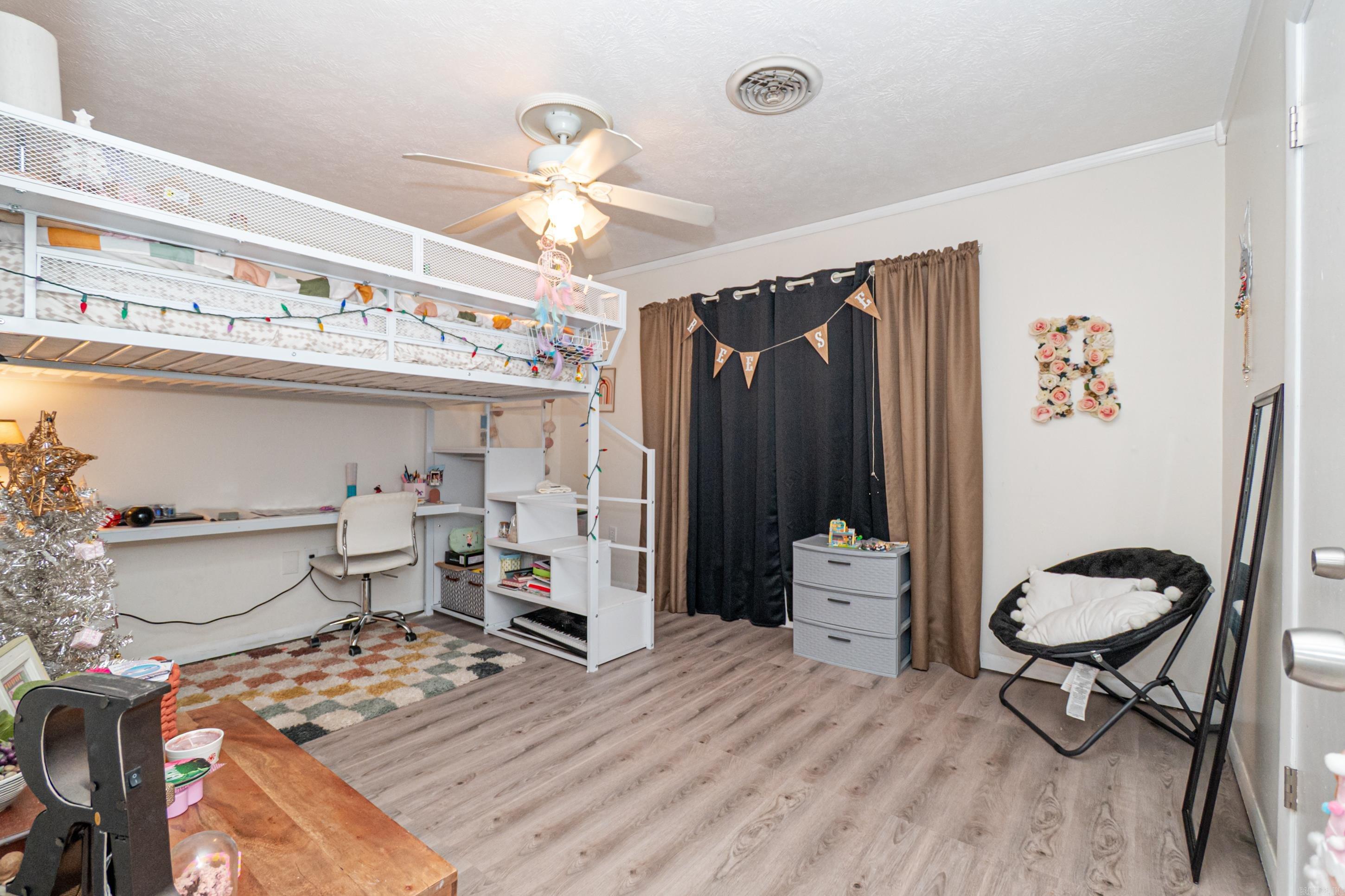 COUNTRY CLUB TERRACE - Residential