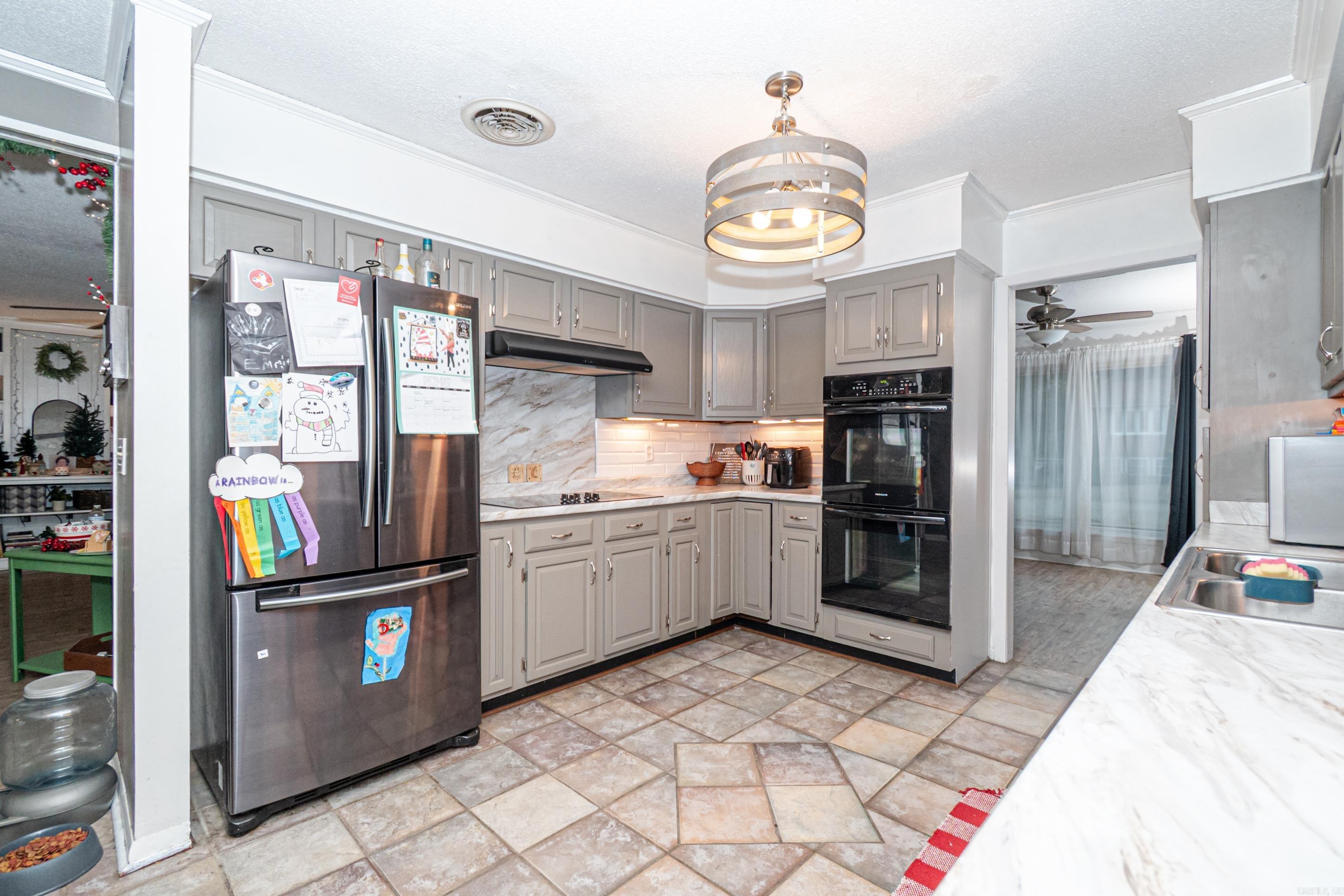 COUNTRY CLUB TERRACE - Residential