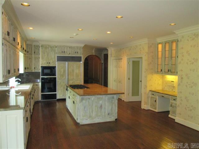 HICKORY HILLS - Residential