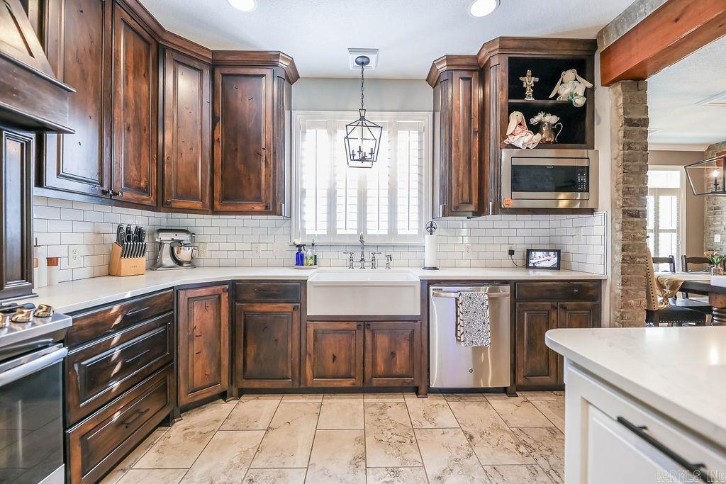 MEADOW HILLS - Residential