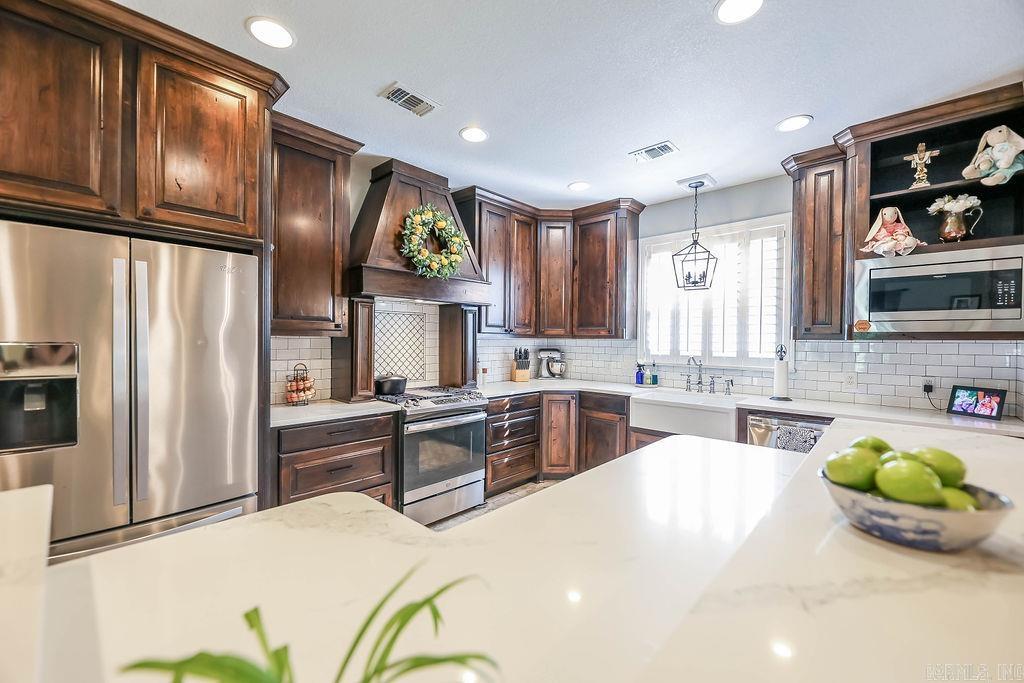 MEADOW HILLS - Residential