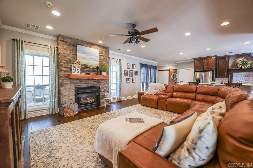 MEADOW HILLS - Residential