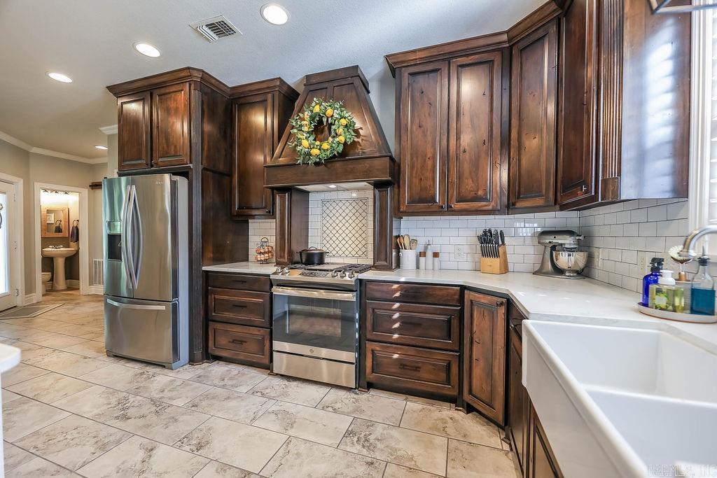 MEADOW HILLS - Residential