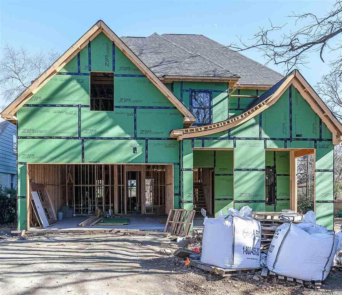 Gorgeous New Construction in the Heights. Fantastic floor plan. Large family living and gourmet kitchen with sep. formal dining. Luxurious master suite with spa inspired bath. Upstairs: 3 additional bedrooms and 2 baths + playroom. Wonderful covered outdoor terrace, level lot, 2 car garage. Handsome street appeal with inviting front porch. Call agent for details.