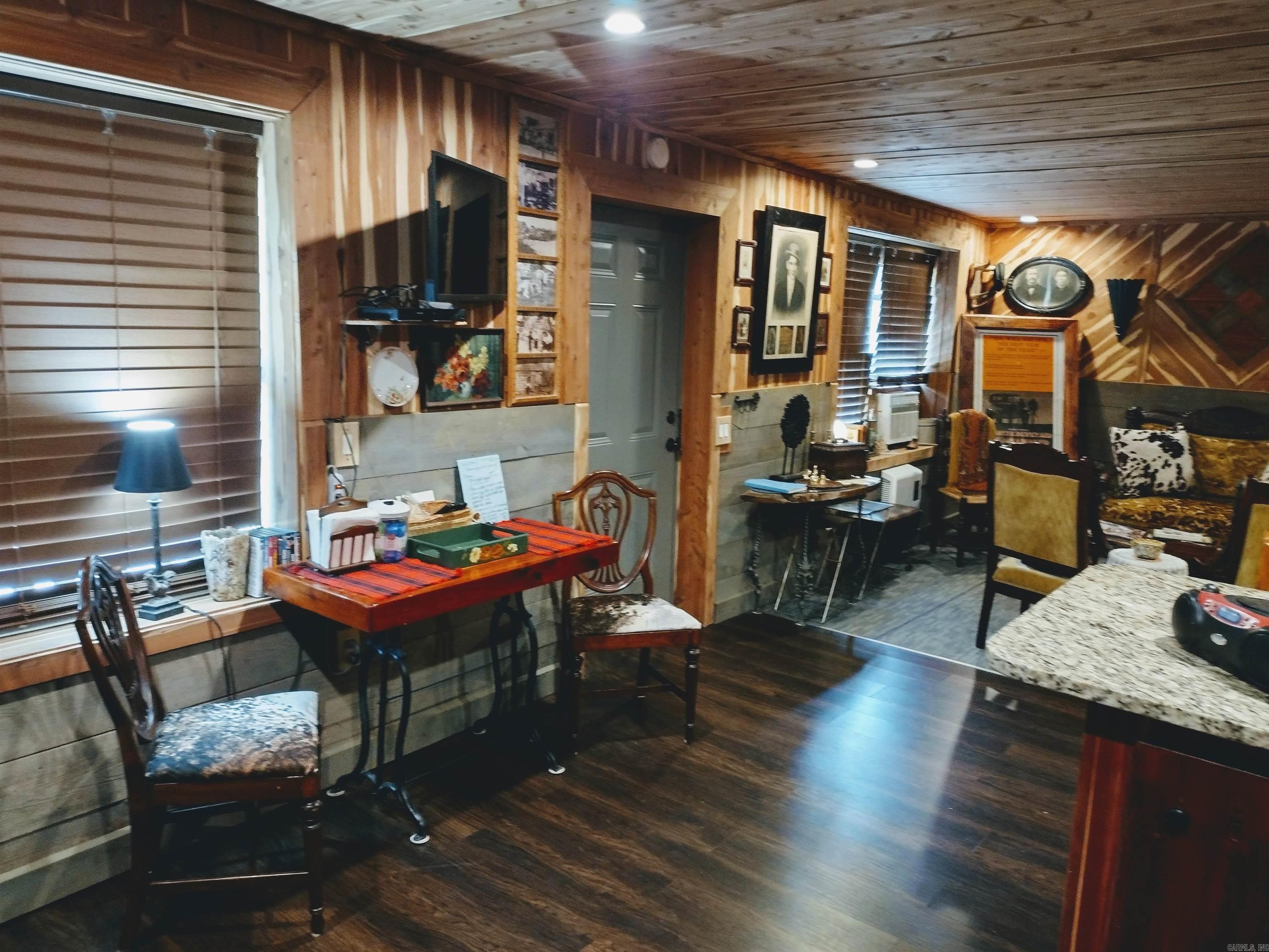 East Calico Rock - Residential