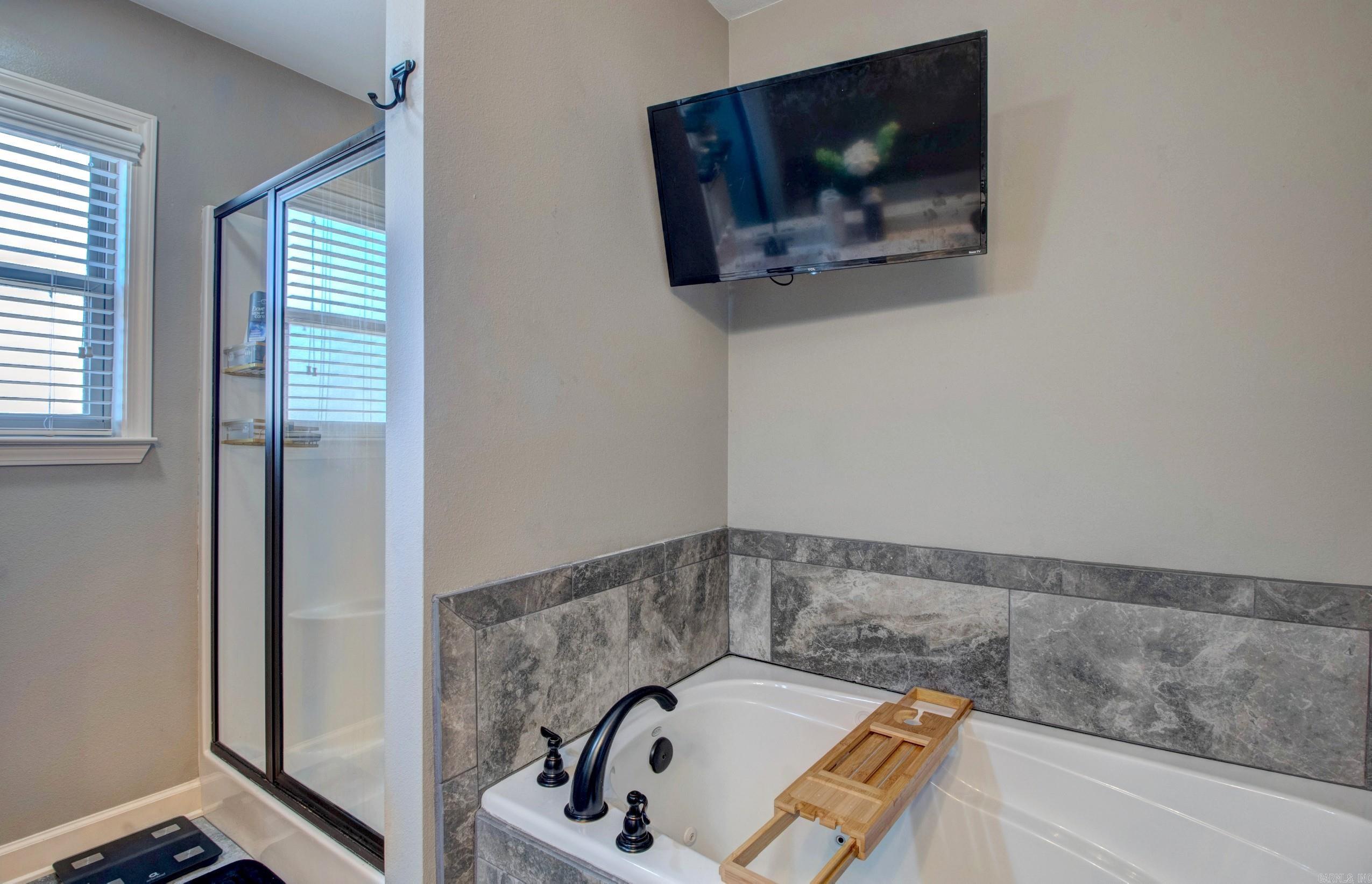 JAXON TERRACE - Residential