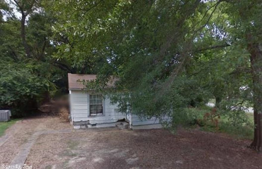 All offers must show that Seller has members who are Arkansas licensed Real Estate Brokers.  No mineral, gas, or oil rights convey. Conveyance of the property shall be made to buyer by Special Warranty Deed. No offers accepted without earnest money!! Title insurance and Survey are at Buyer's Expense. Sold "As Is". No Disclosure is available.