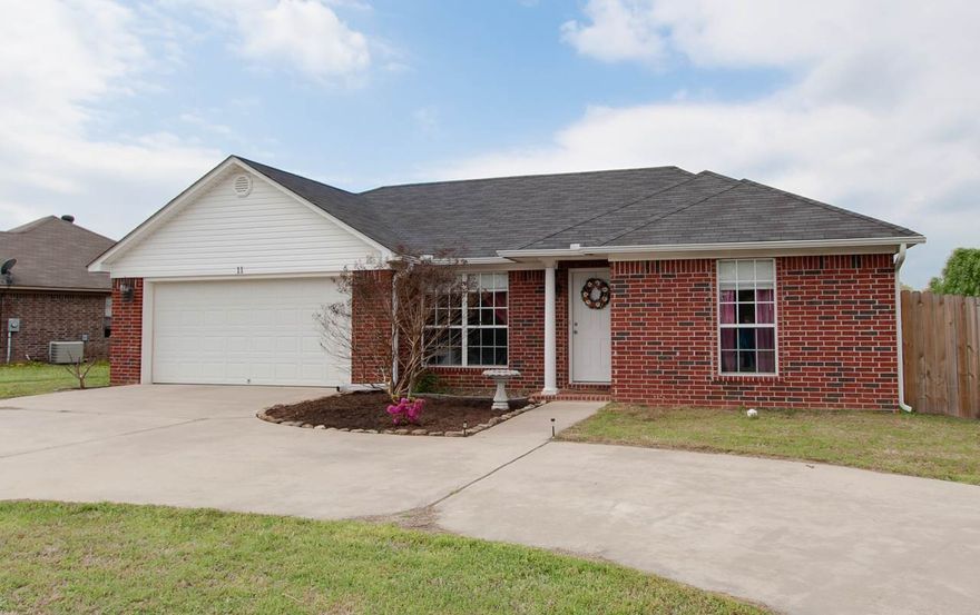 Well maintained three bedroom, two bath home in Jewels Estates Phase I.  Home features laminate flooring in living area, is fully fenced, has two car garage with  circular drive. See agents remarks.