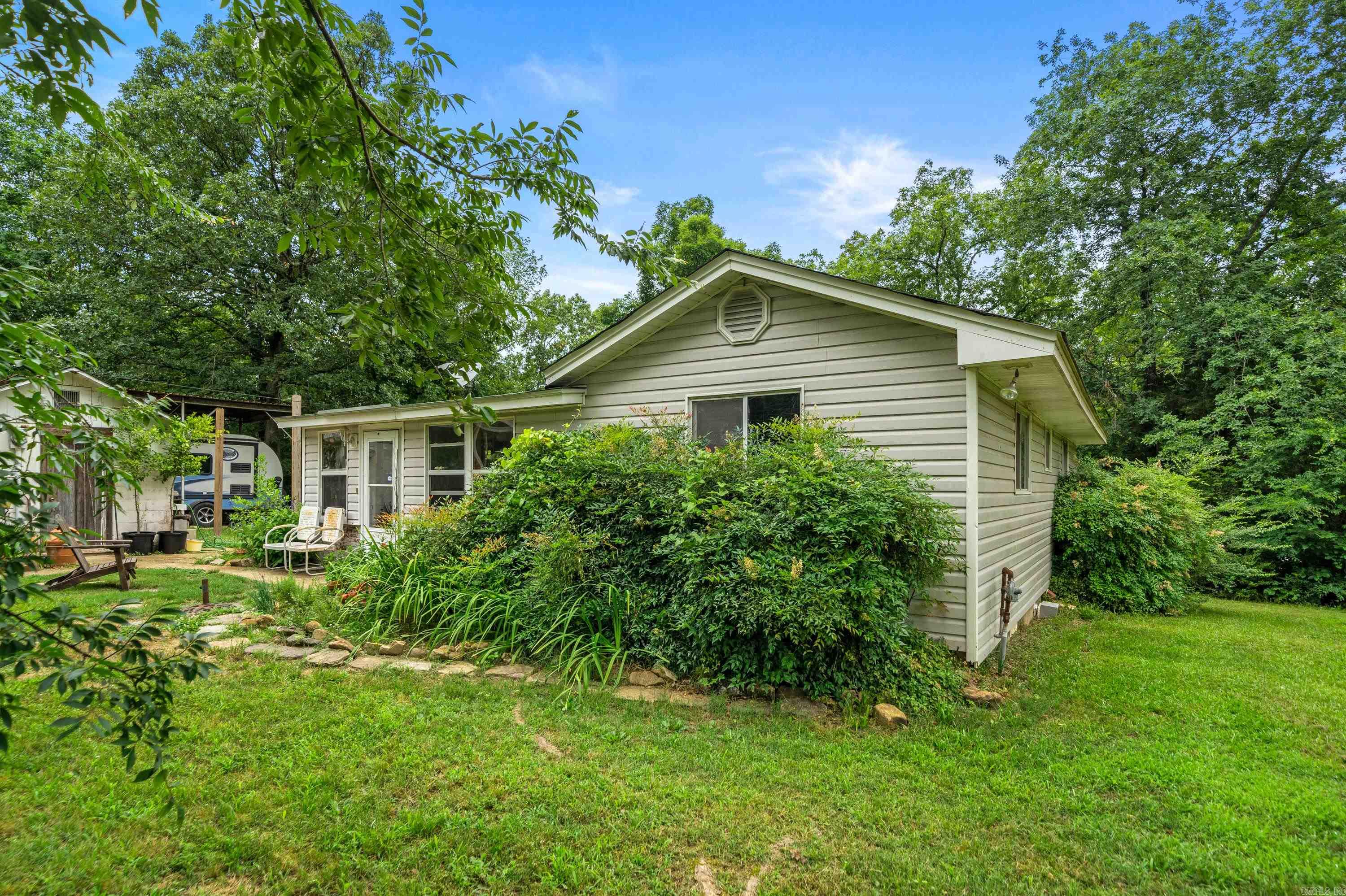 CLINTS LAKE SHORE - Residential