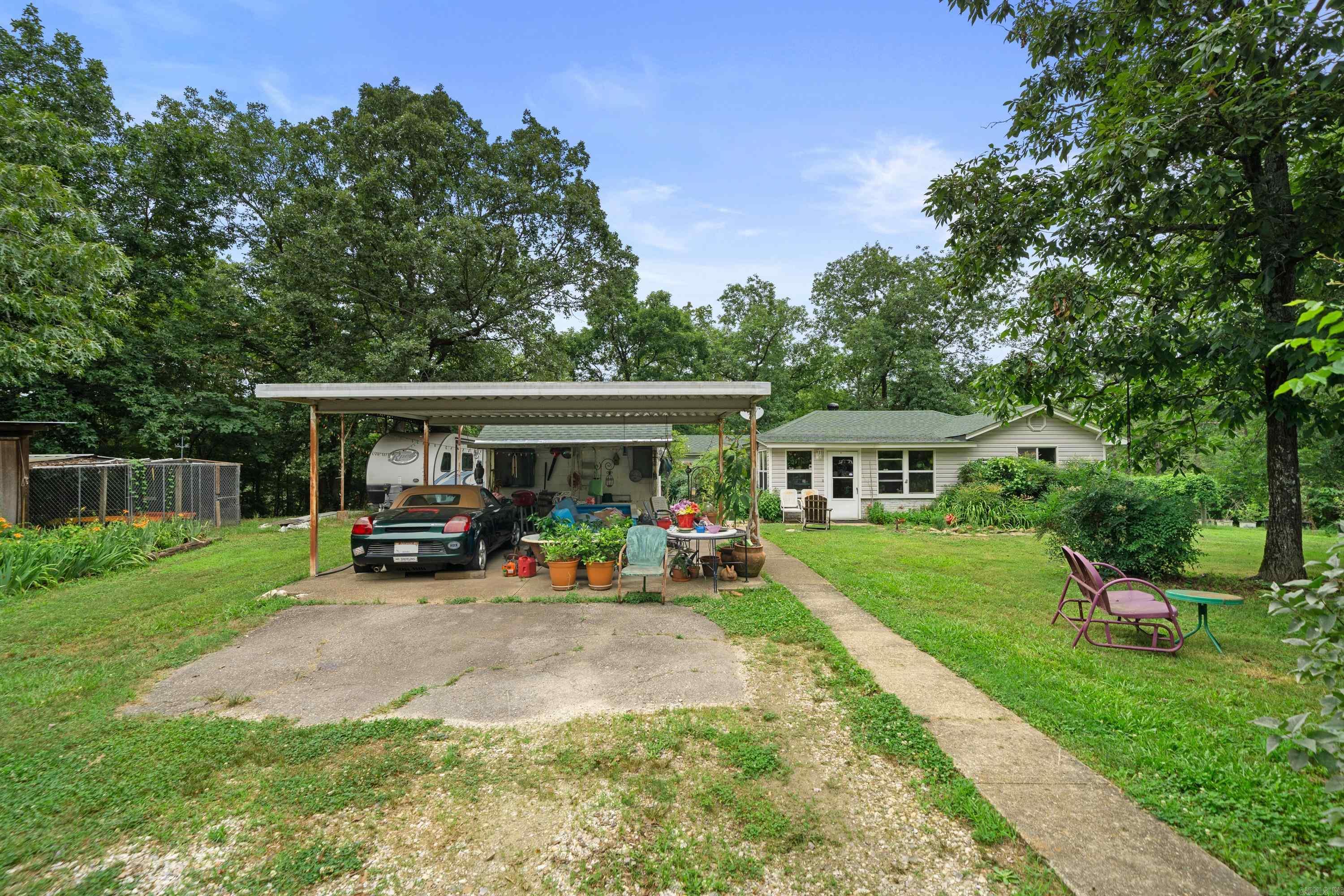 CLINTS LAKE SHORE - Residential