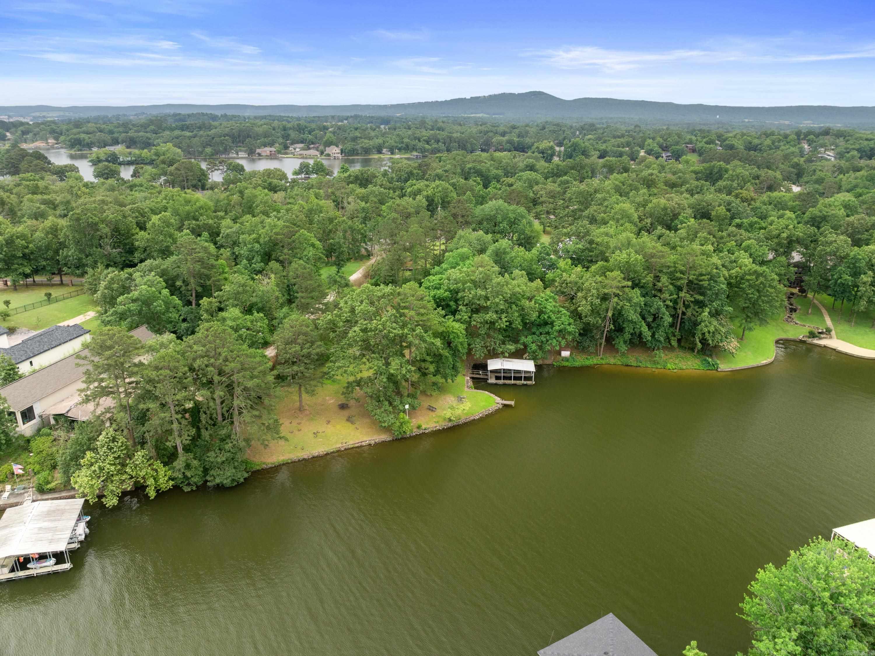 CLINTS LAKE SHORE - Residential