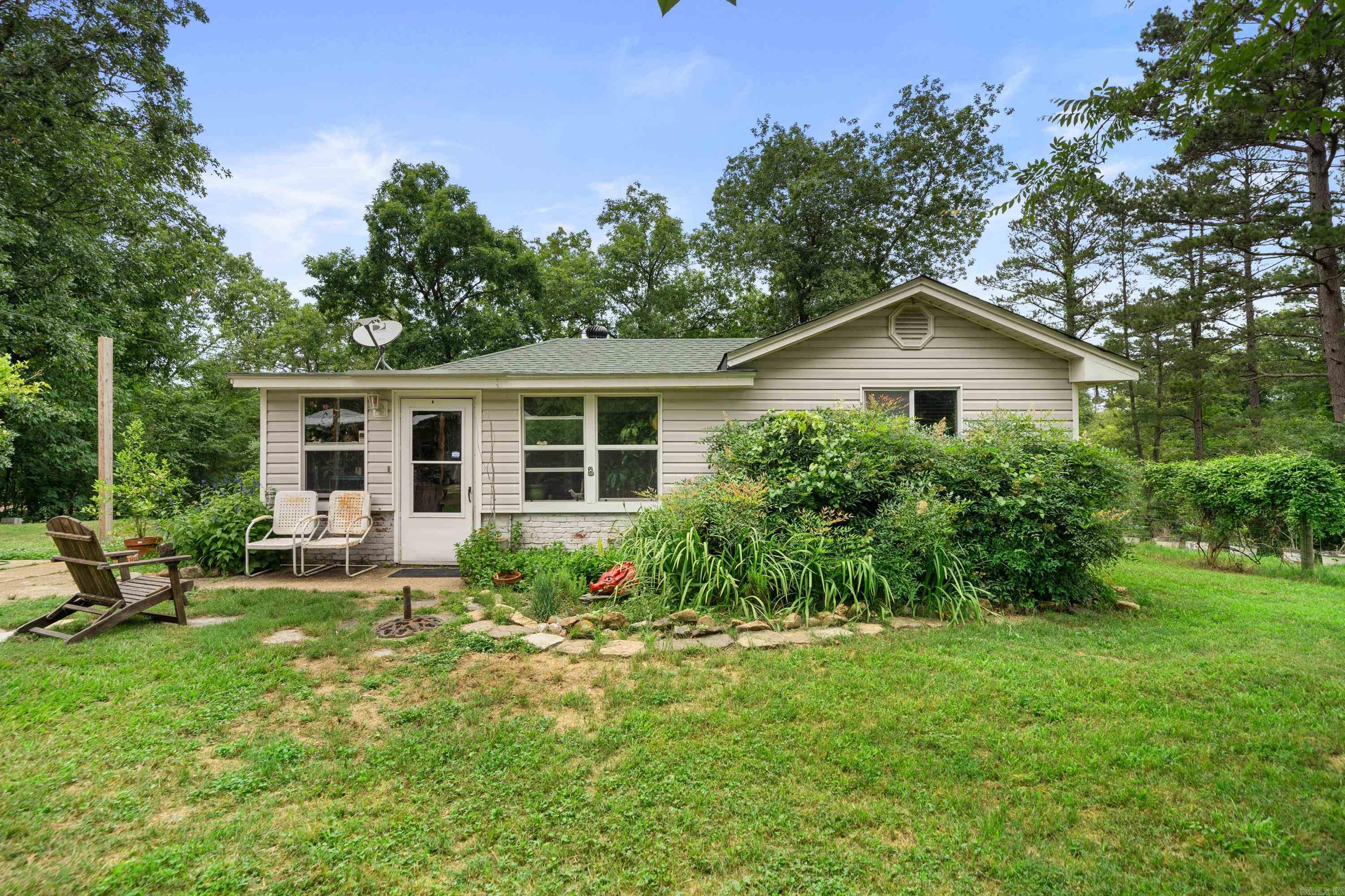 CLINTS LAKE SHORE - Residential