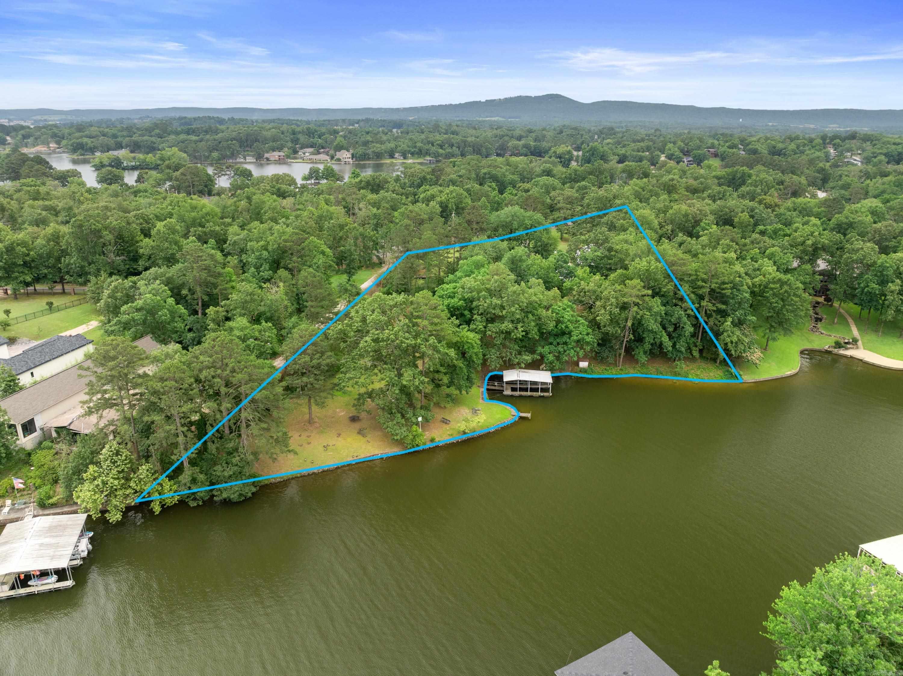 CLINTS LAKE SHORE - Residential