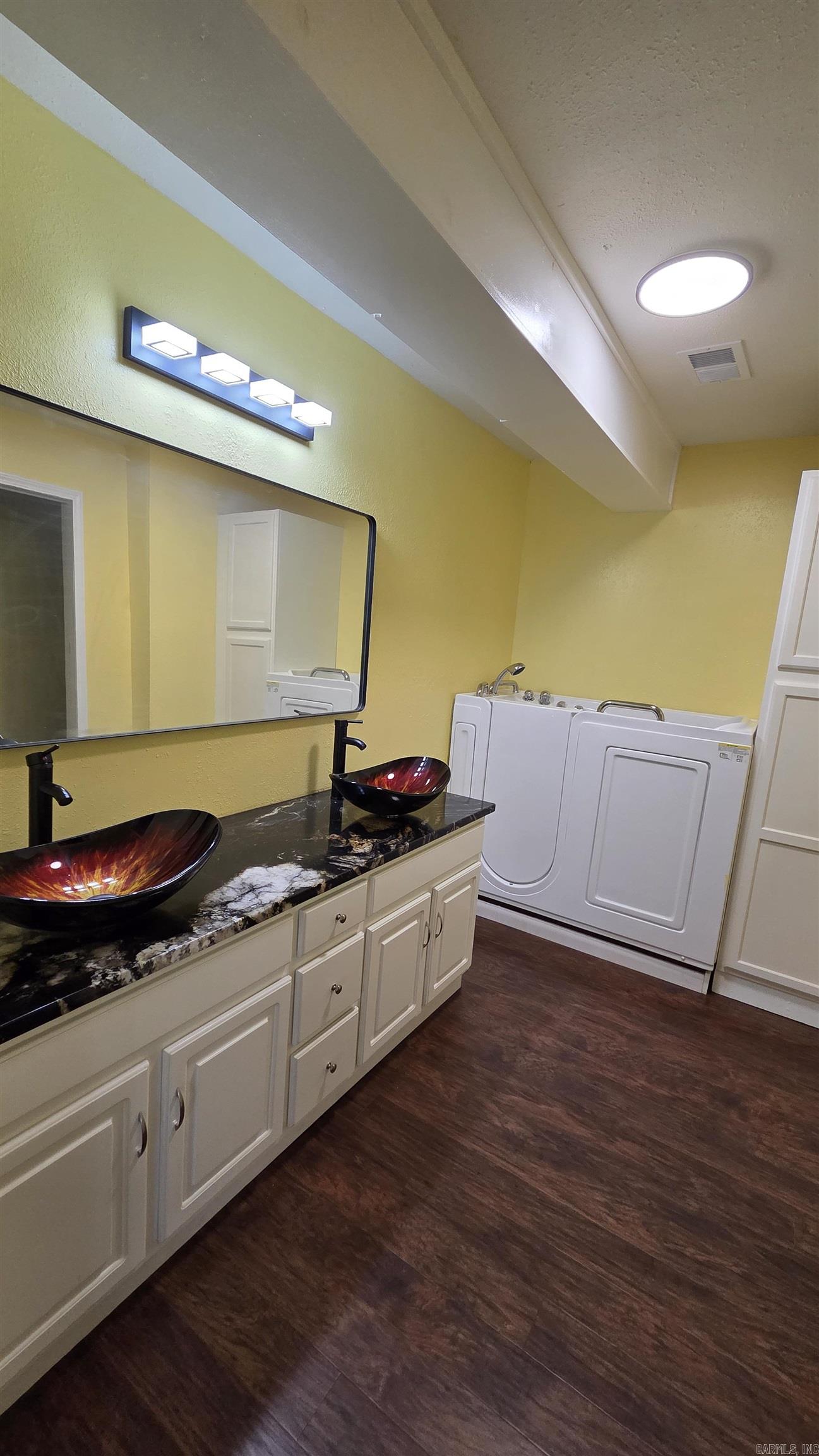 CHELSEA GLADES - Residential