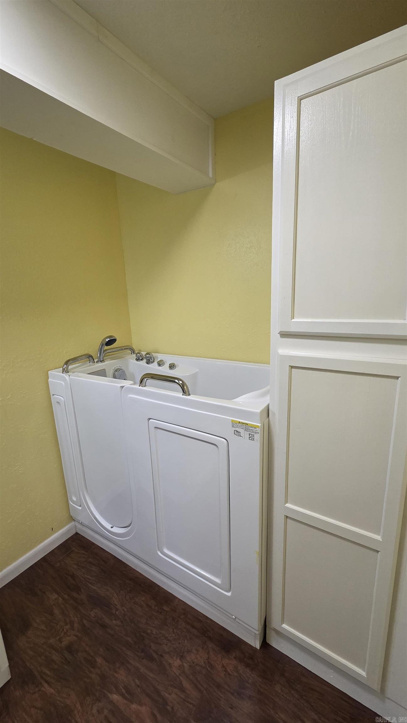 CHELSEA GLADES - Residential